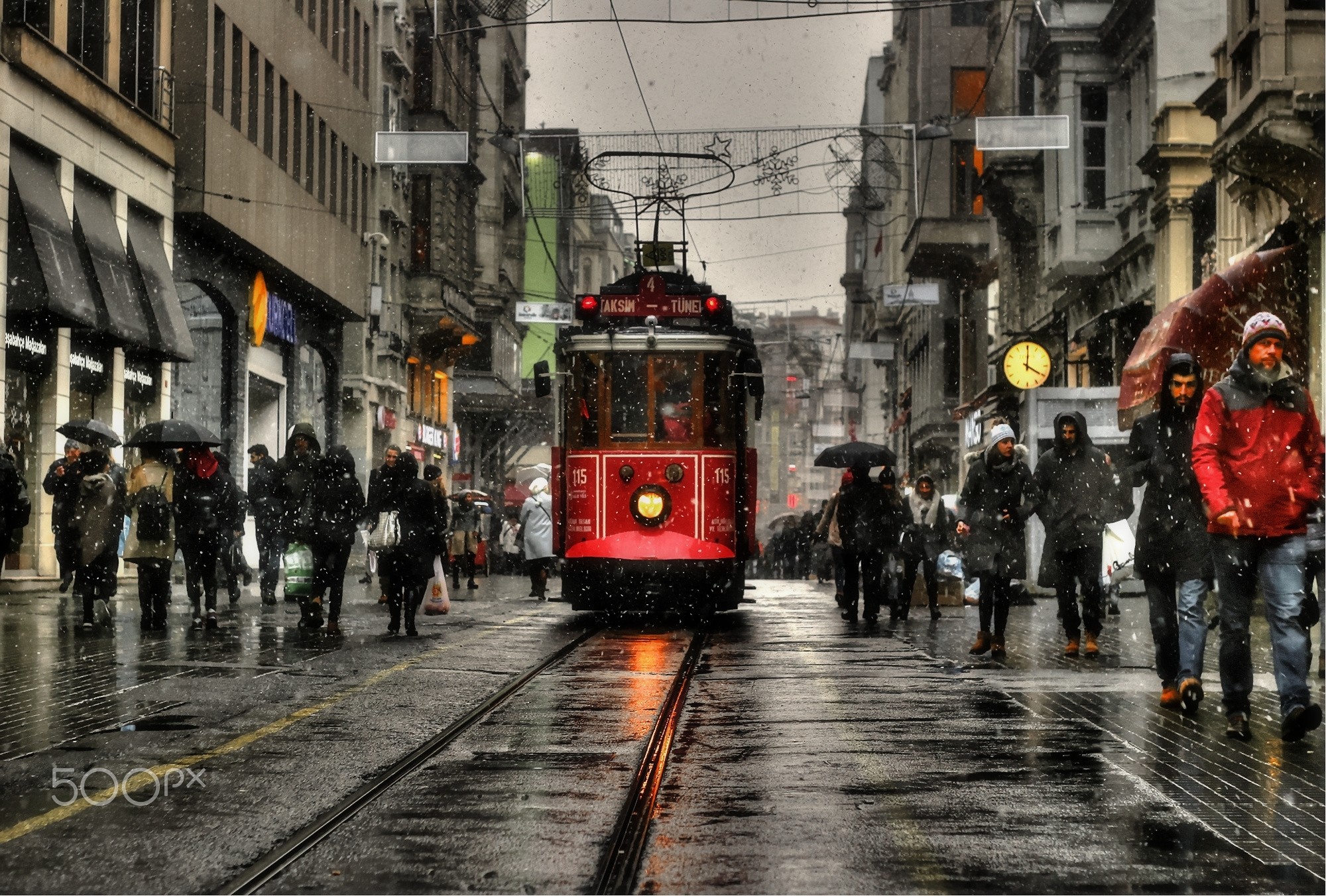General 2000x1352 tram vehicle people city urban
