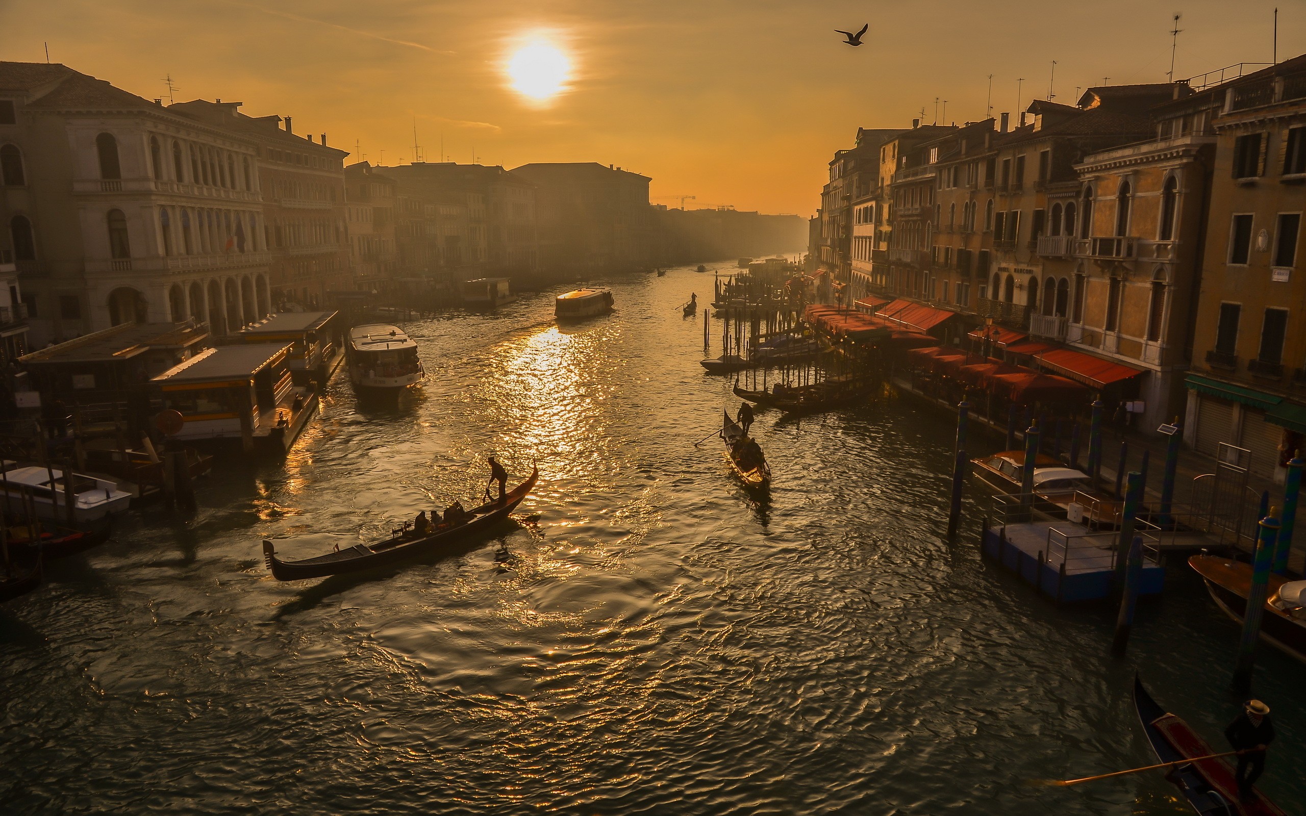 General 2560x1600 cityscape sunset building Venice river boat Italy Grand Canal Sun gondolas
