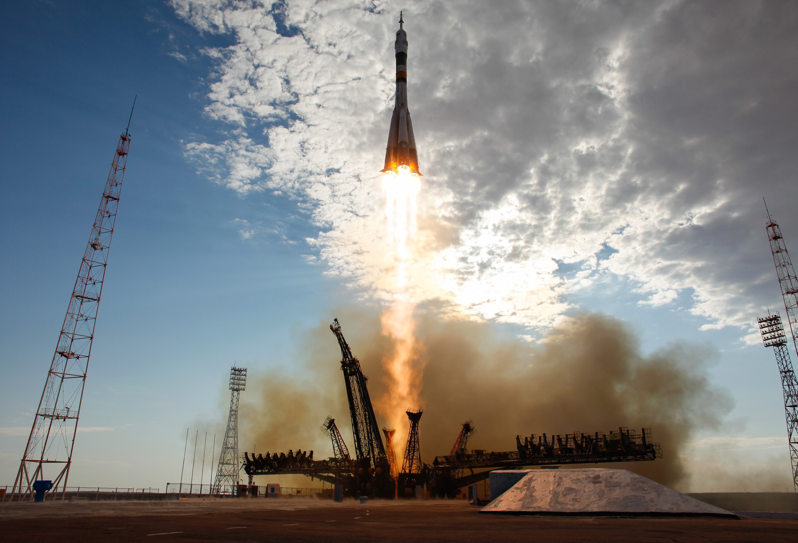 General 2753x1872 rocket Roscosmos Baikonur Cosmodrome vehicle sky launching