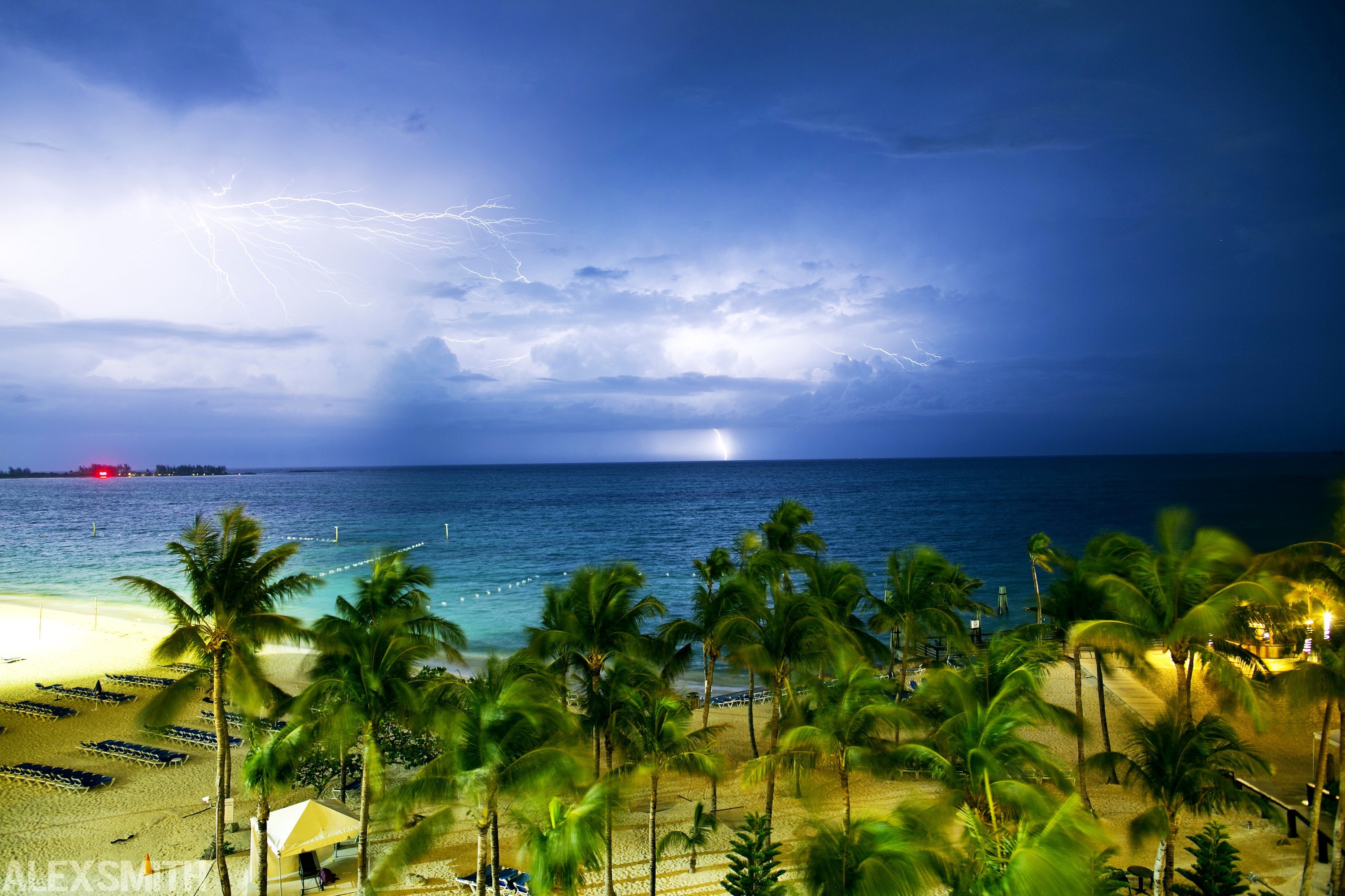 General 3000x2000 palm trees clouds lightning sea sky horizon storm