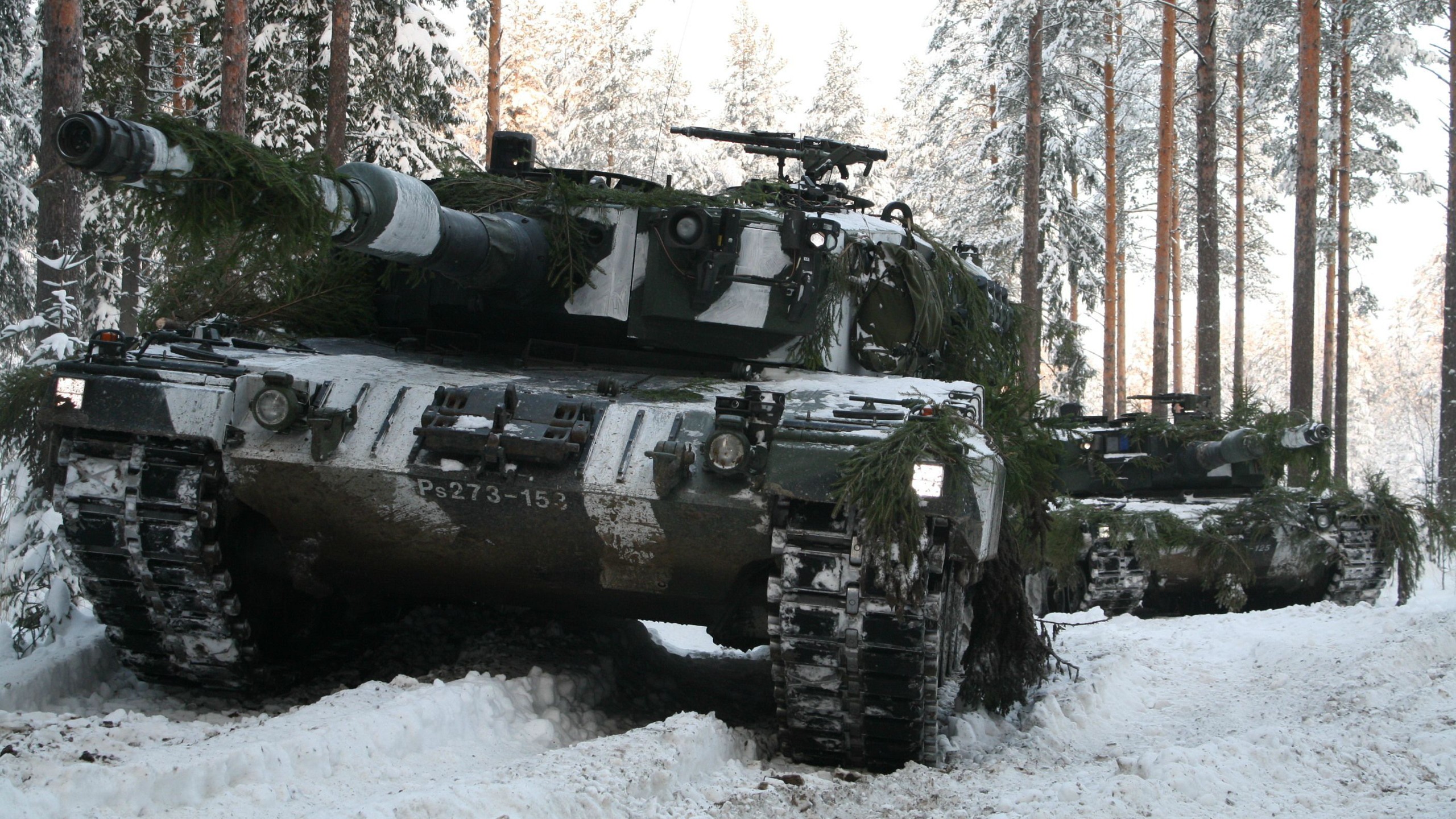 General 2560x1440 military tank Finnish Army Leopard 2 military vehicle vehicle snow outdoors