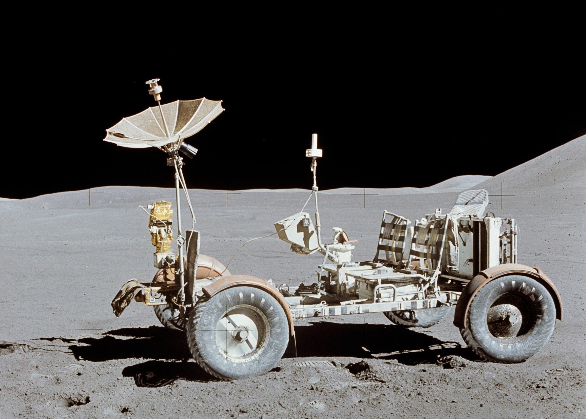 General 1967x1409 space vehicle Moon