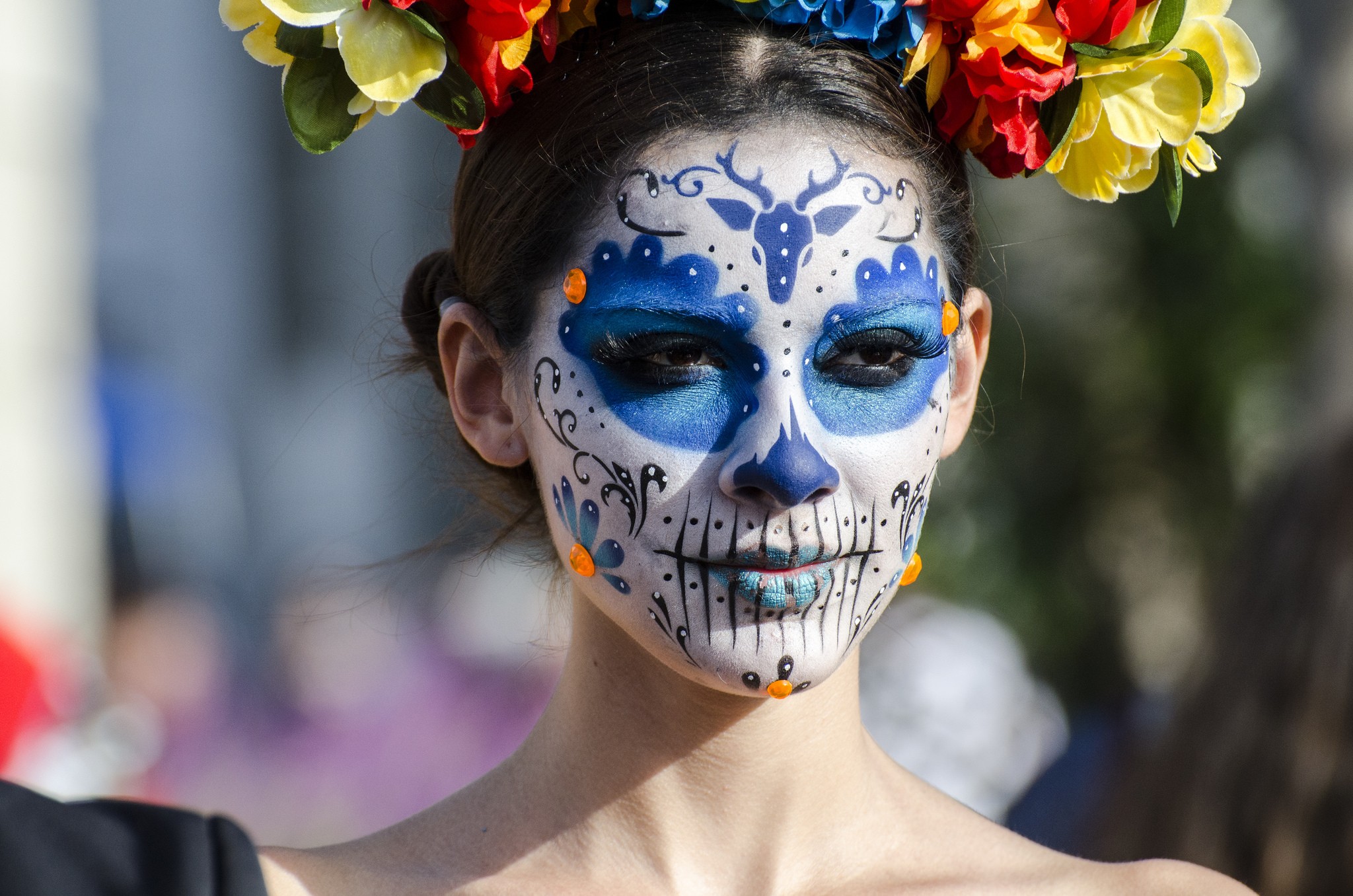 People 2048x1356 Dia de los Muertos women model flowers makeup face Sugar Skull skull face paint women outdoors portrait flower crown closeup