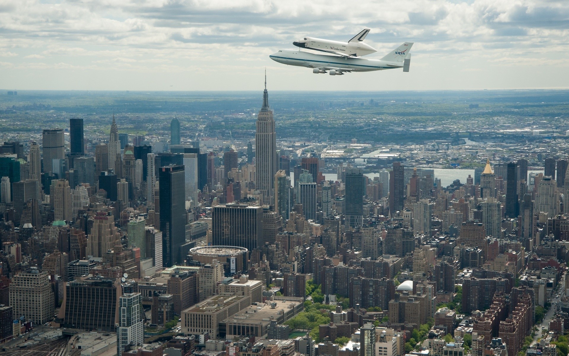 General 1920x1200 cityscape city space shuttle NASA Boeing Boeing 747 New York City skyscraper airplane aircraft USA vehicle