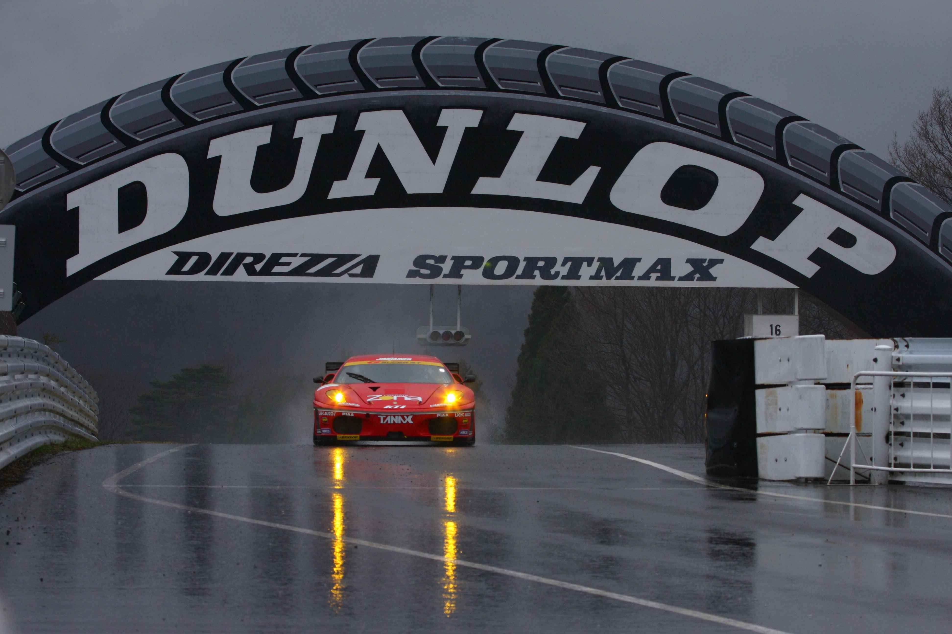 General 3888x2592 race tracks rain vehicle car racing motorsport sport red cars wet road