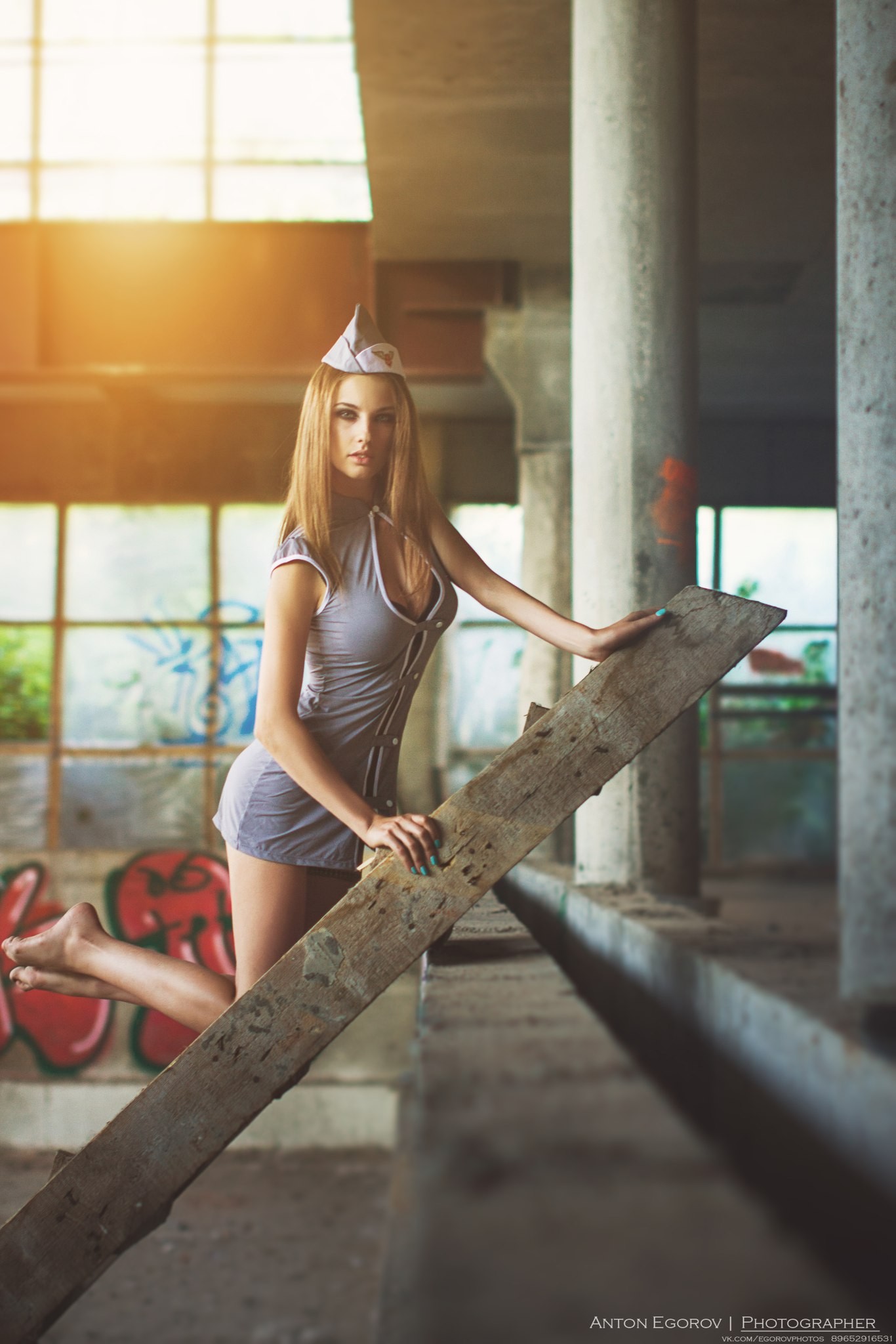People 1366x2048 Alla Berger women model blonde barefoot stairs hat women with hats Anton Egorov looking at viewer