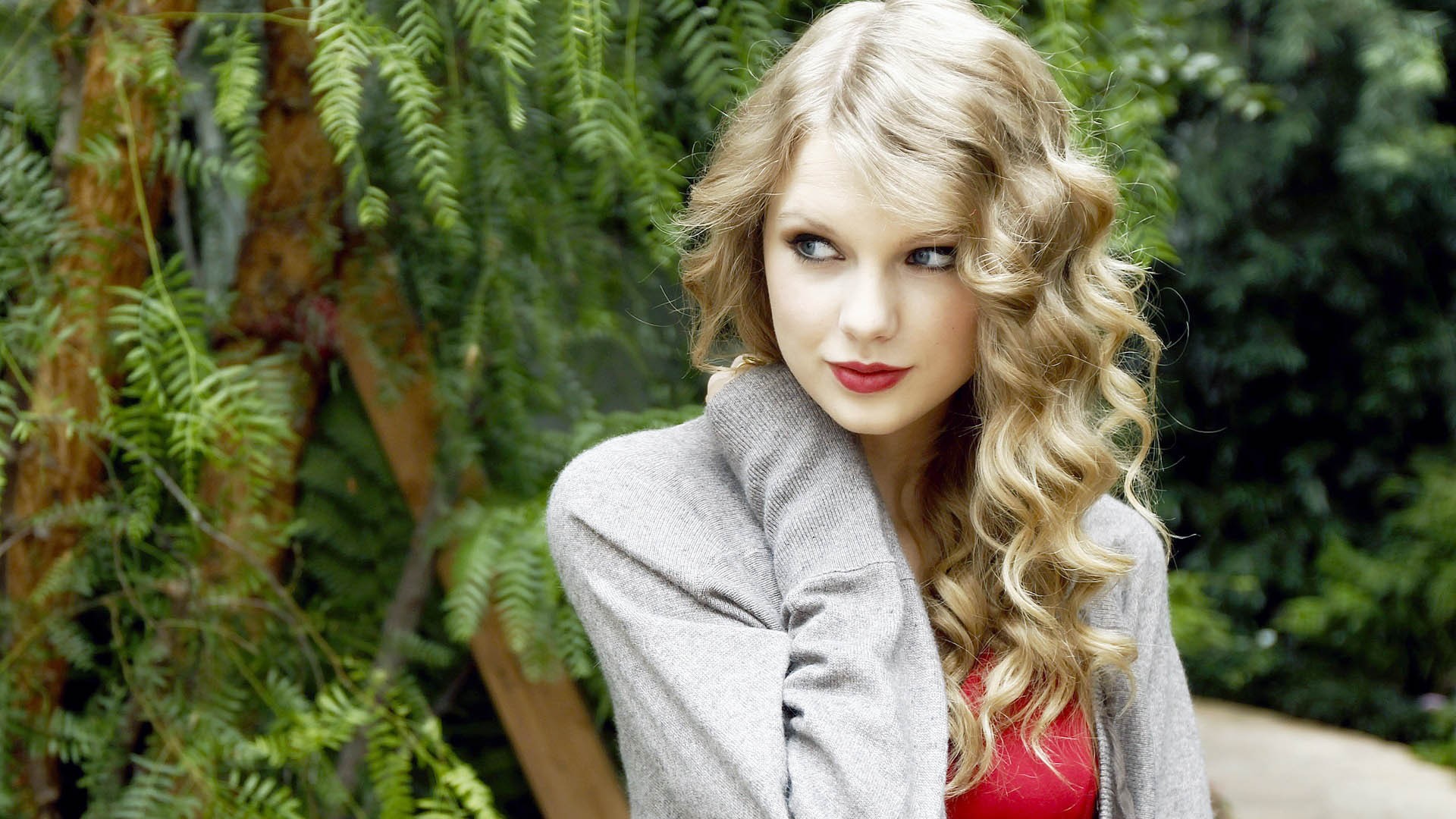 People 1920x1080 Taylor Swift celebrity blonde singer women outdoors curly hair women
