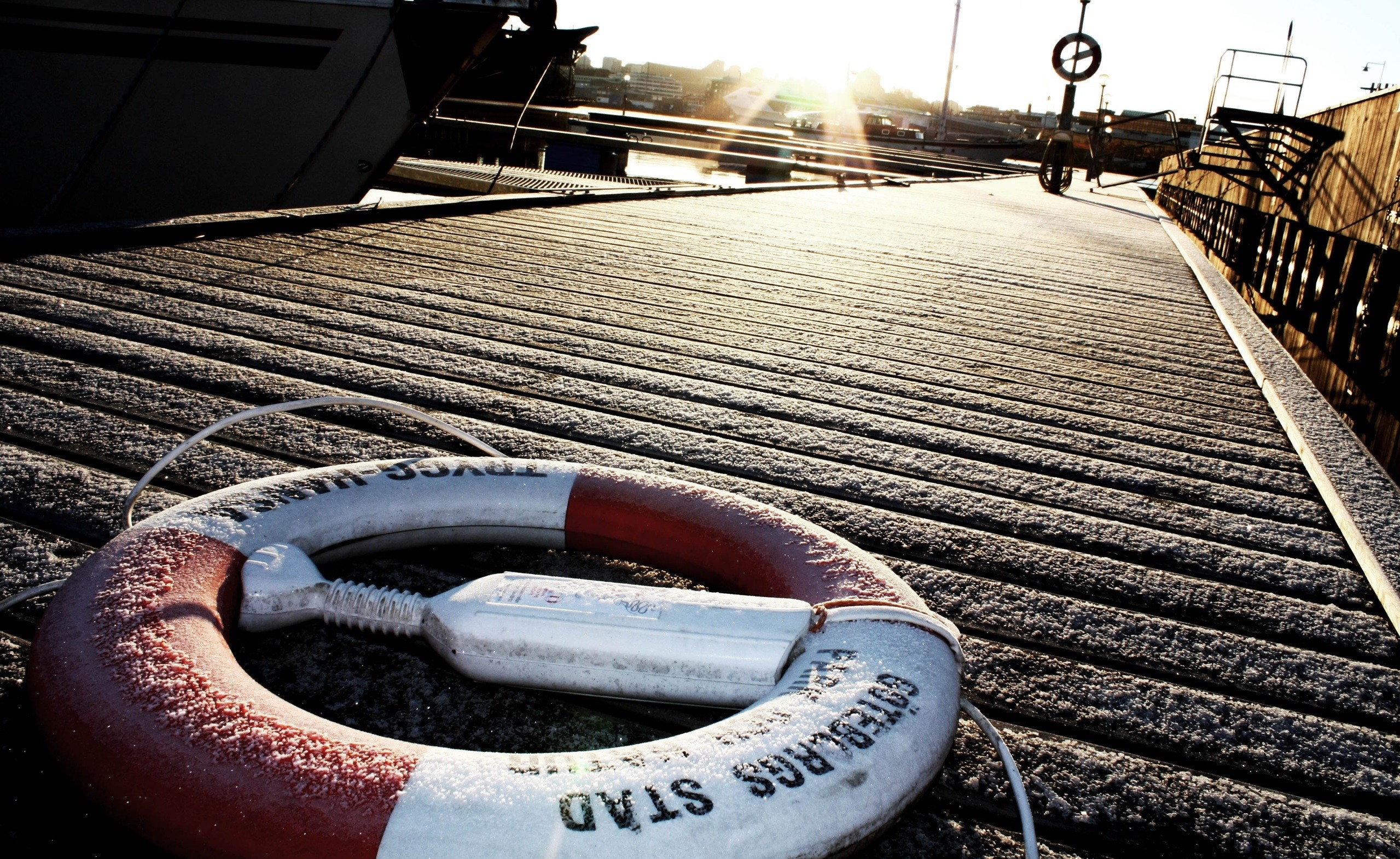 General 2559x1571 photography sea water Sweden harbor life preserver outdoors sunlight