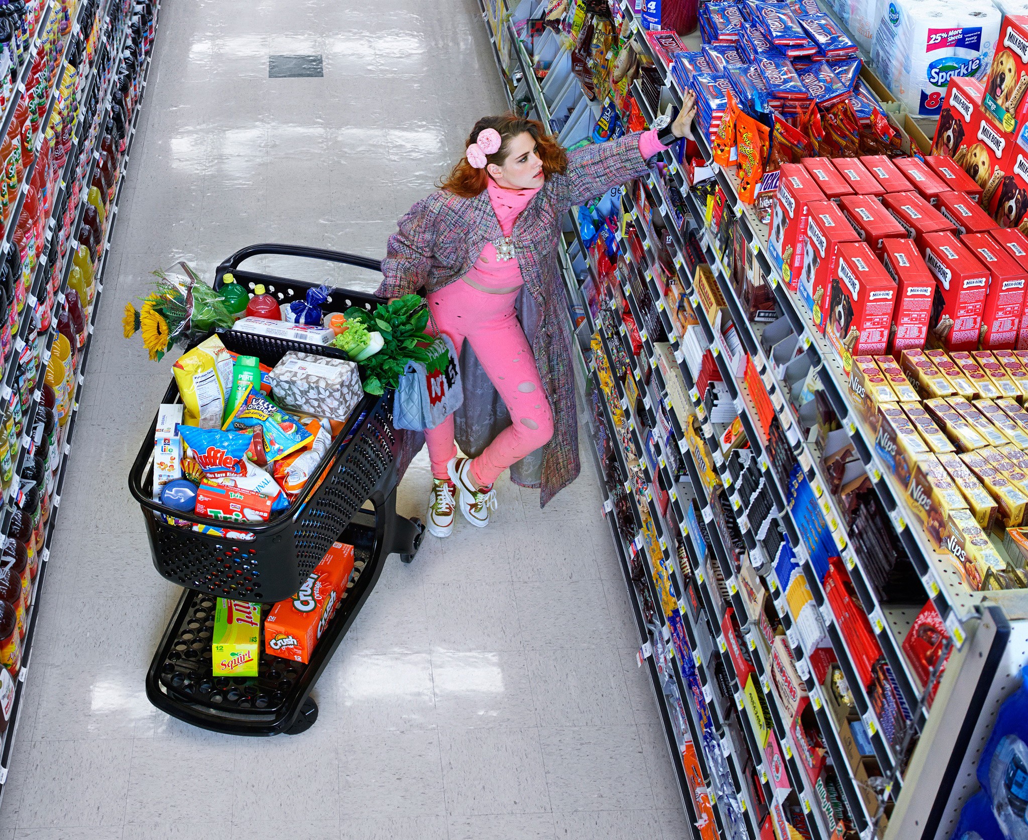 People 2047x1673 supermarket Kristen Stewart food shopping women