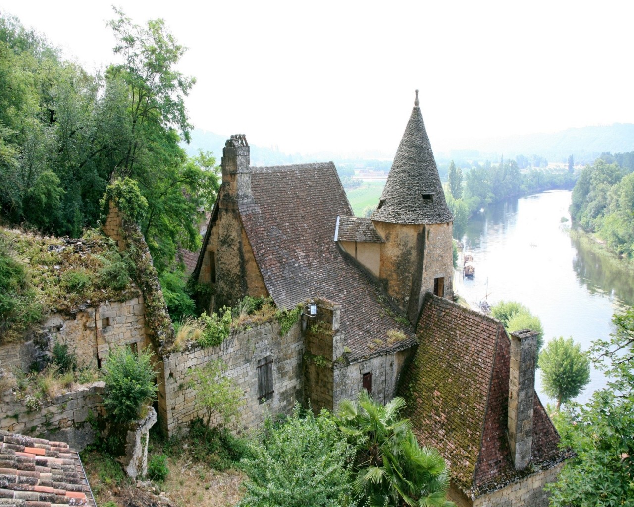 General 1280x1024 river overgrown abandoned castle ruins