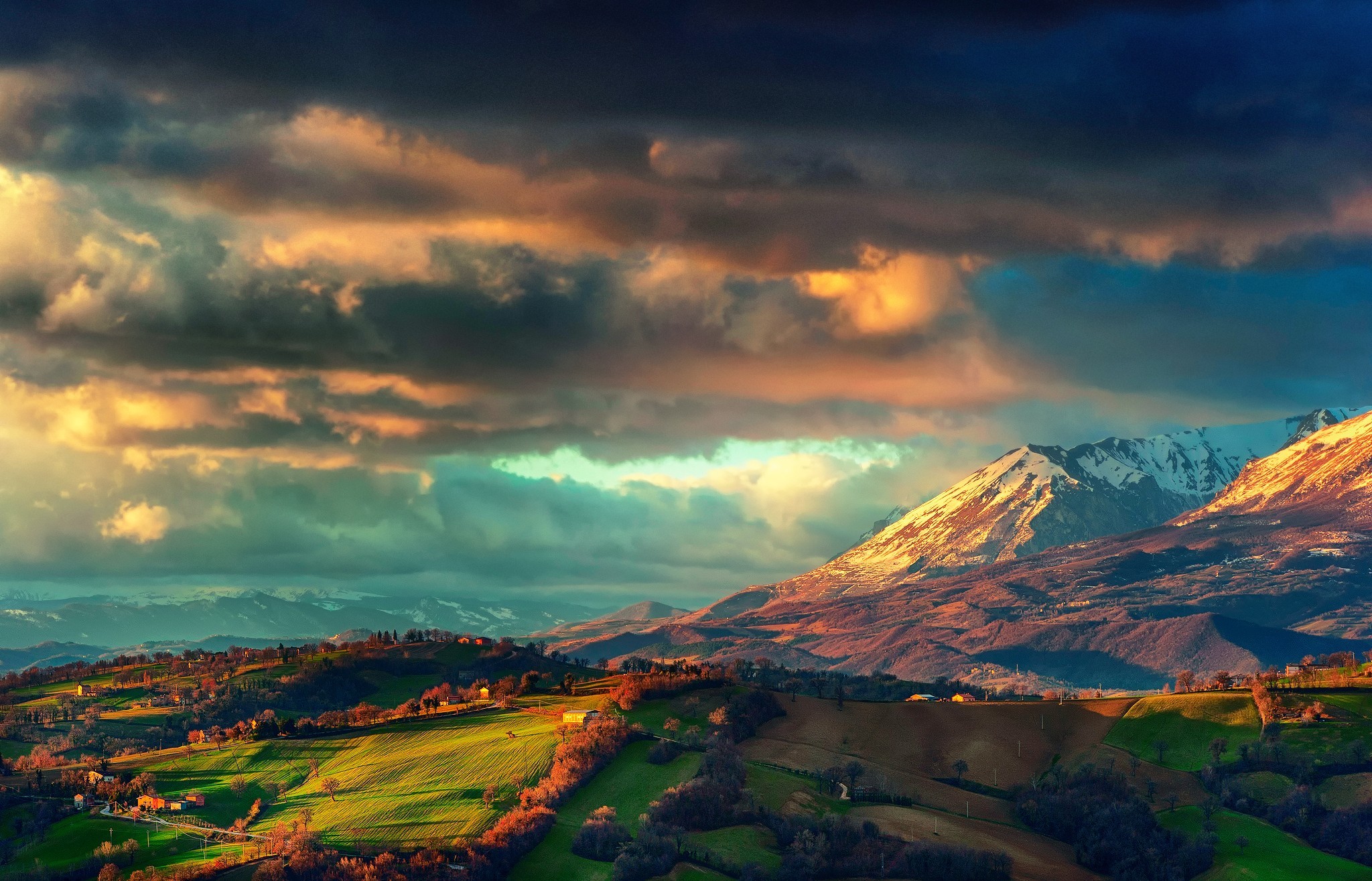 General 2048x1315 landscape Italy valley overcast fall snowy peak mountains sky clouds