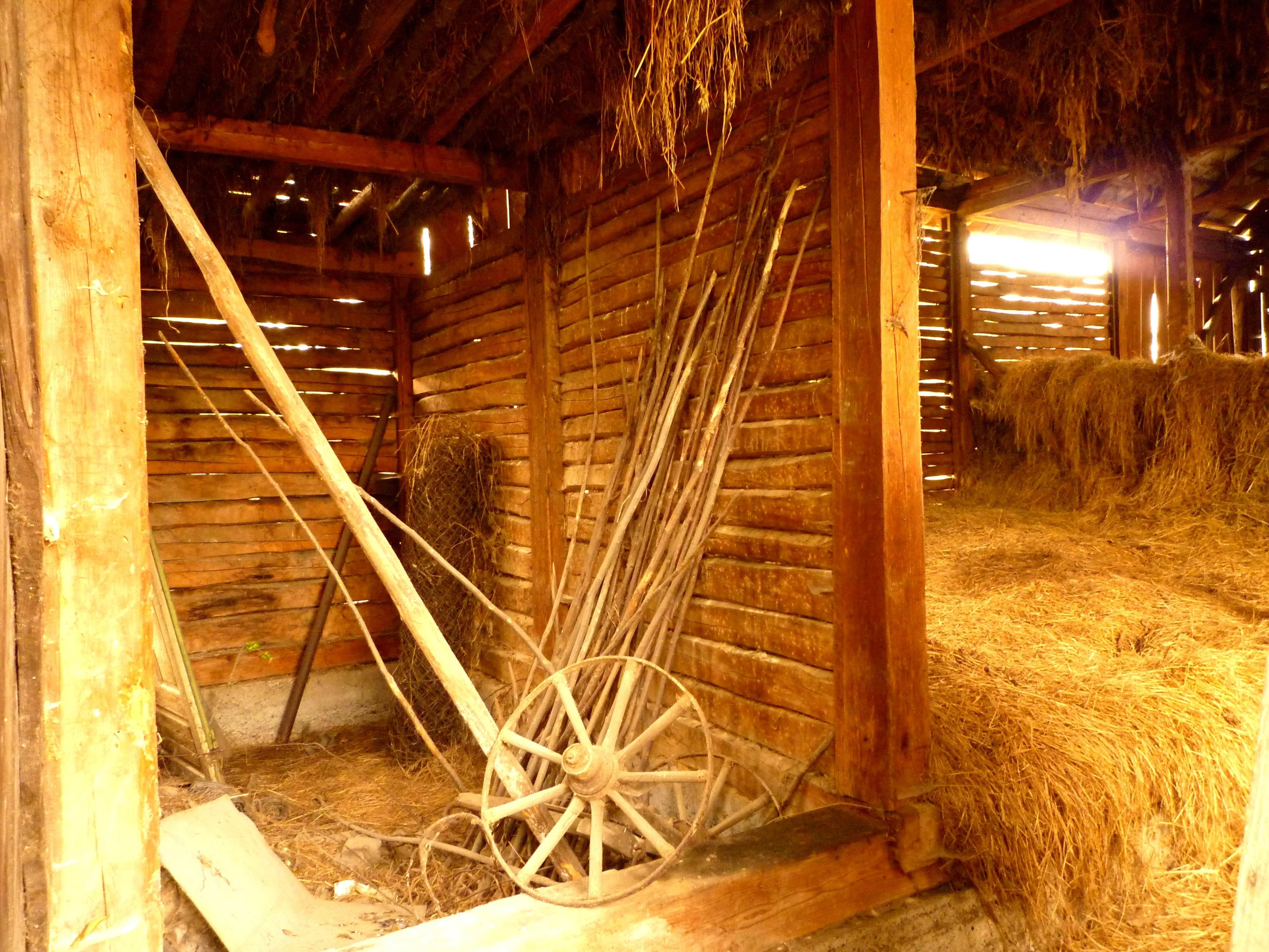 General 4000x3000 interior straw wheels barns hay