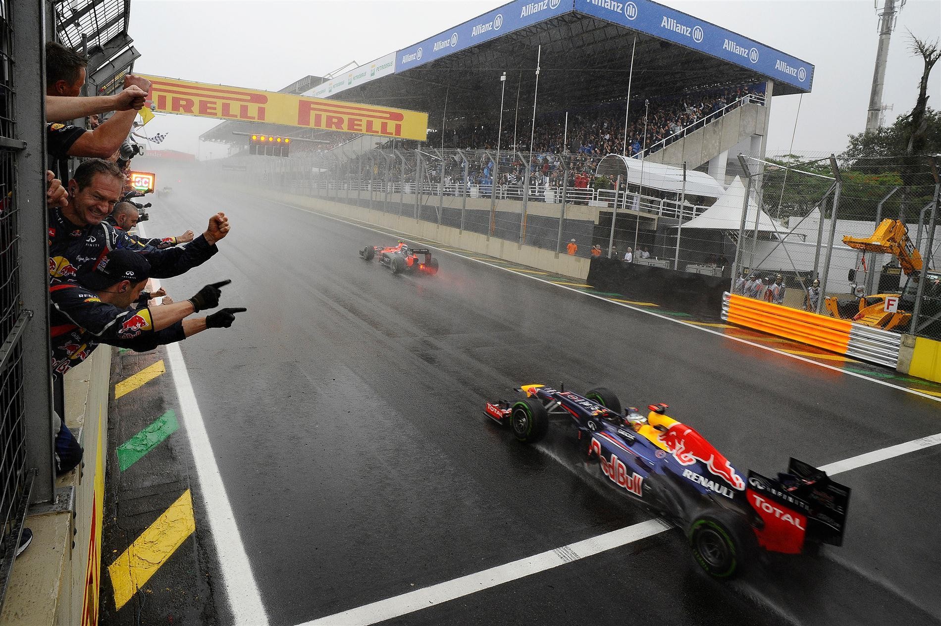 General 1900x1264 Formula 1 Red Bull Red Bull Racing rain car sport race tracks racing race cars motorsport