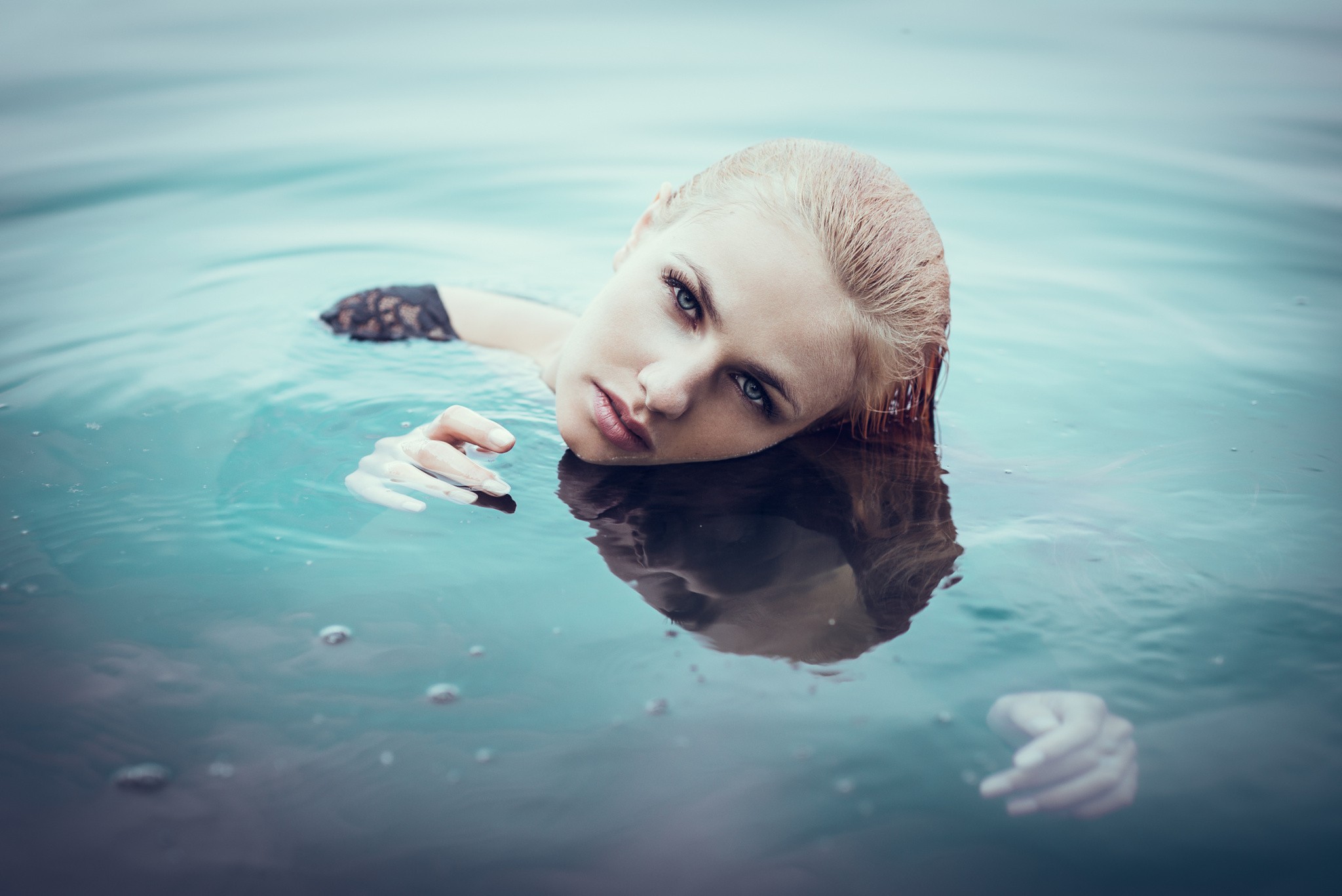 People 2048x1367 women blonde face portrait wet hair water looking at viewer women outdoors in water