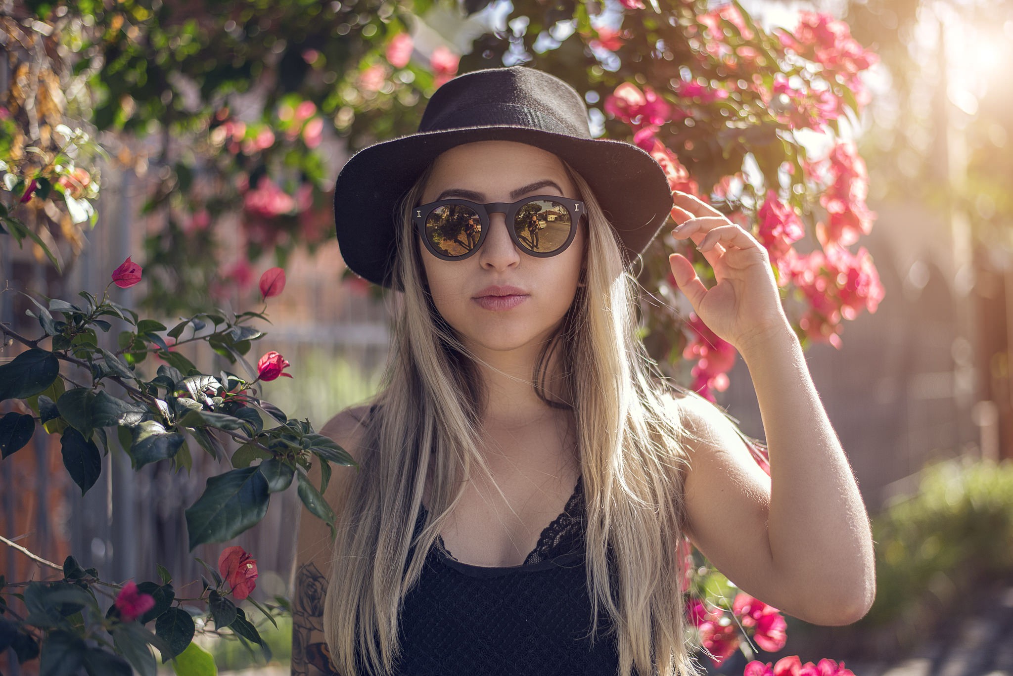 People 2048x1367 women model blonde face portrait women with glasses hat sunglasses flowers plants women outdoors looking at viewer women with hats long hair dyed hair sunlight women with shades