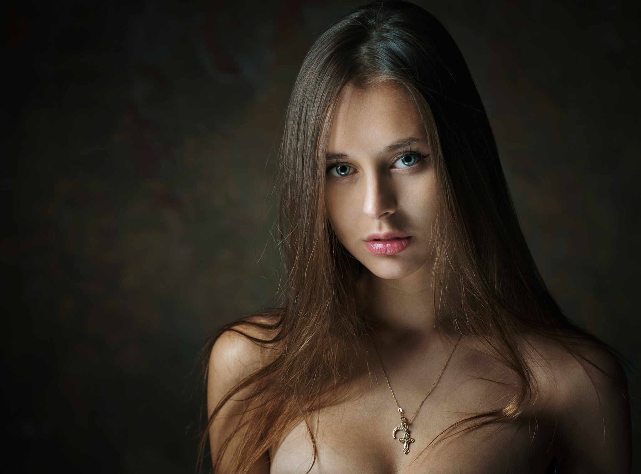People 2048x1515 Olesya Grimaylo women model face portrait bare shoulders blue eyes brunette necklace studio women indoors indoors long hair