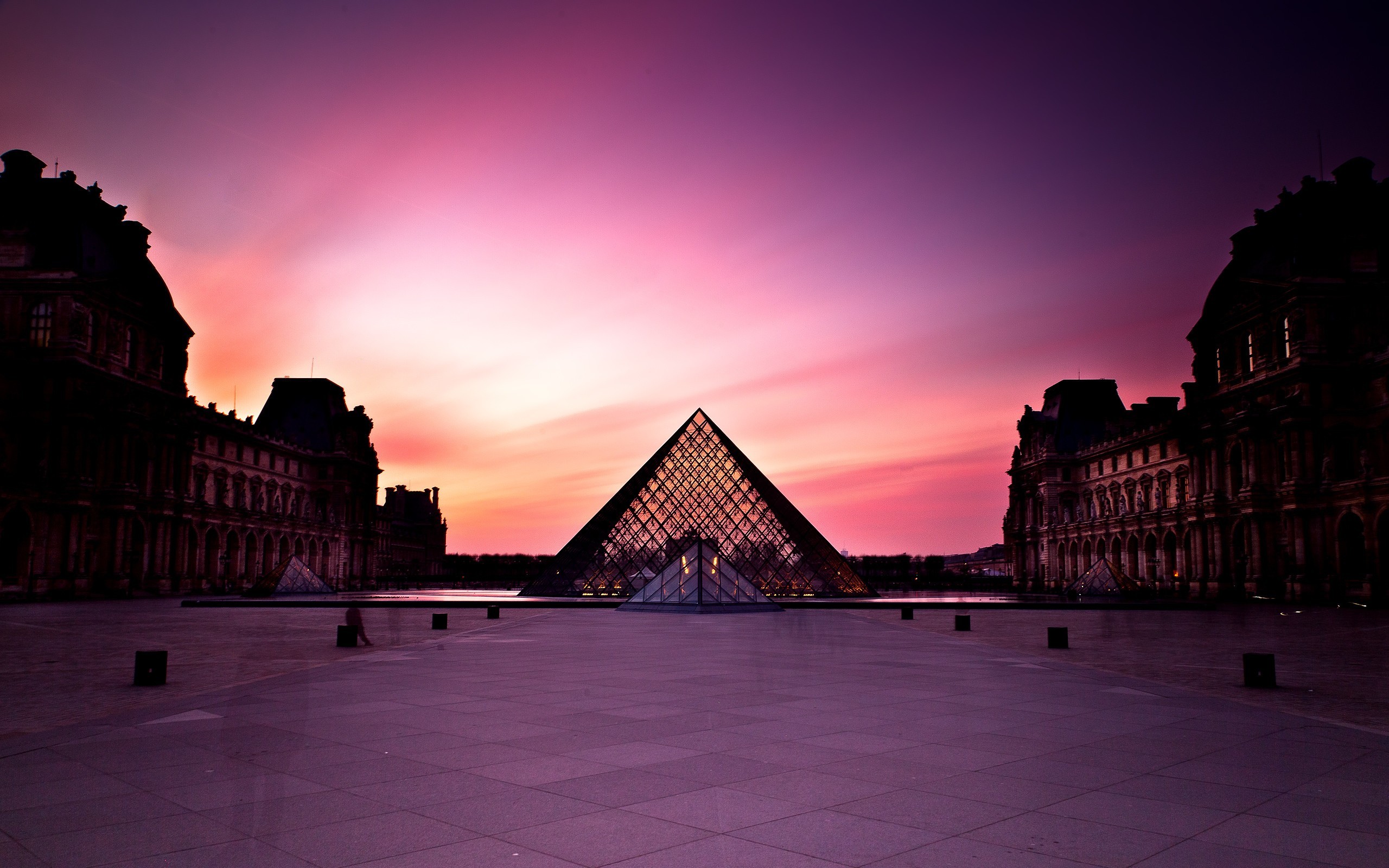 General 2560x1600 Paris Louvre pink museum pyramid France city landmark Europe low light long exposure