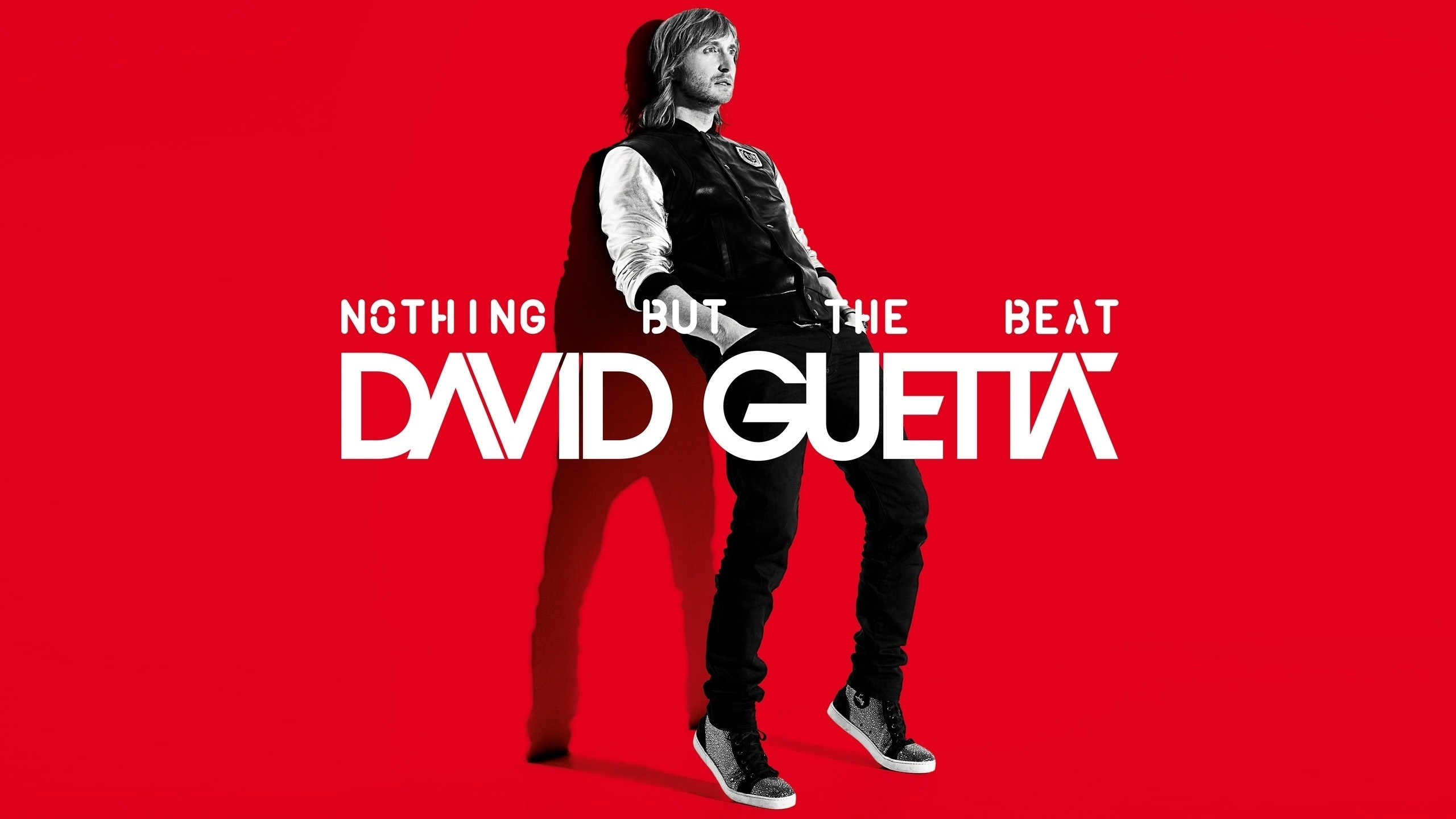 General 2560x1440 David Guetta men red background music simple background musician