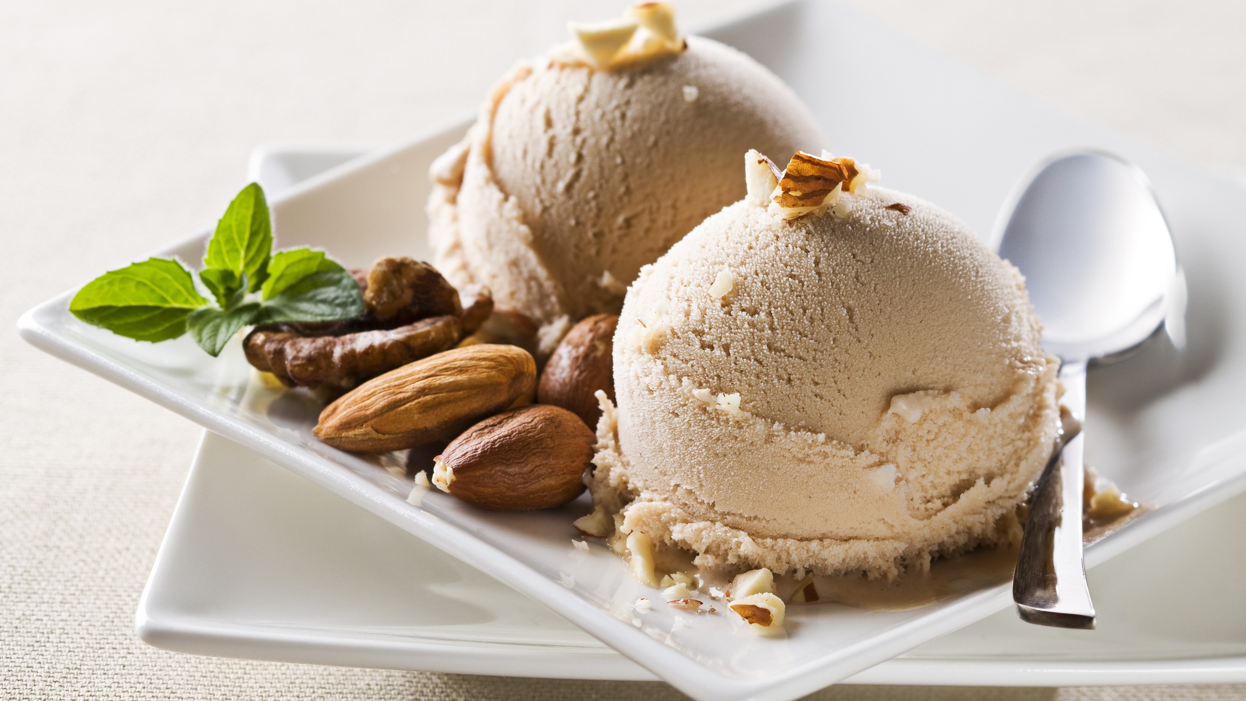 General 2560x1440 food ice cream dessert nuts walnuts sweets spoon almonds
