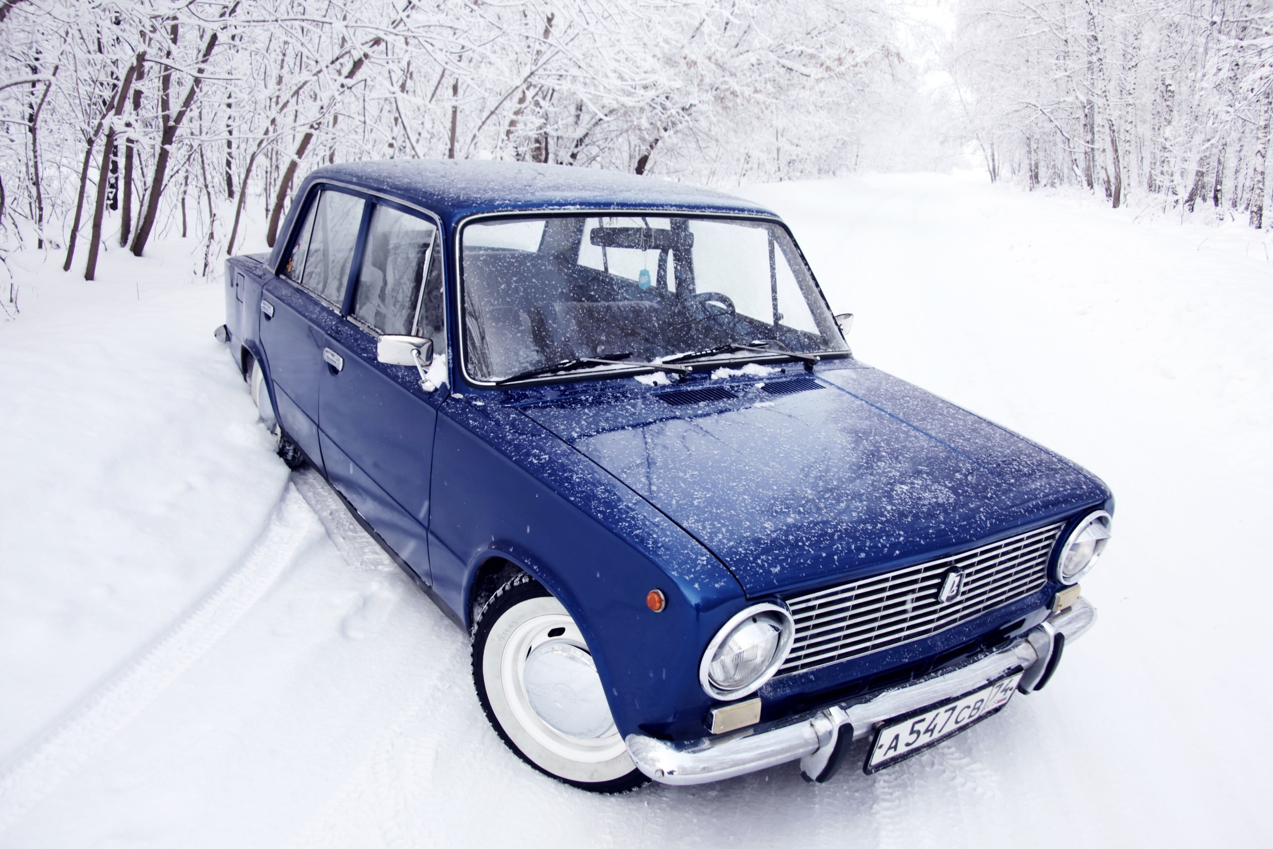 General 2560x1707 car old car Russian cars LADA Lada 2101 blue cars snow vehicle numbers winter cold outdoors Chelyabinsk Russia