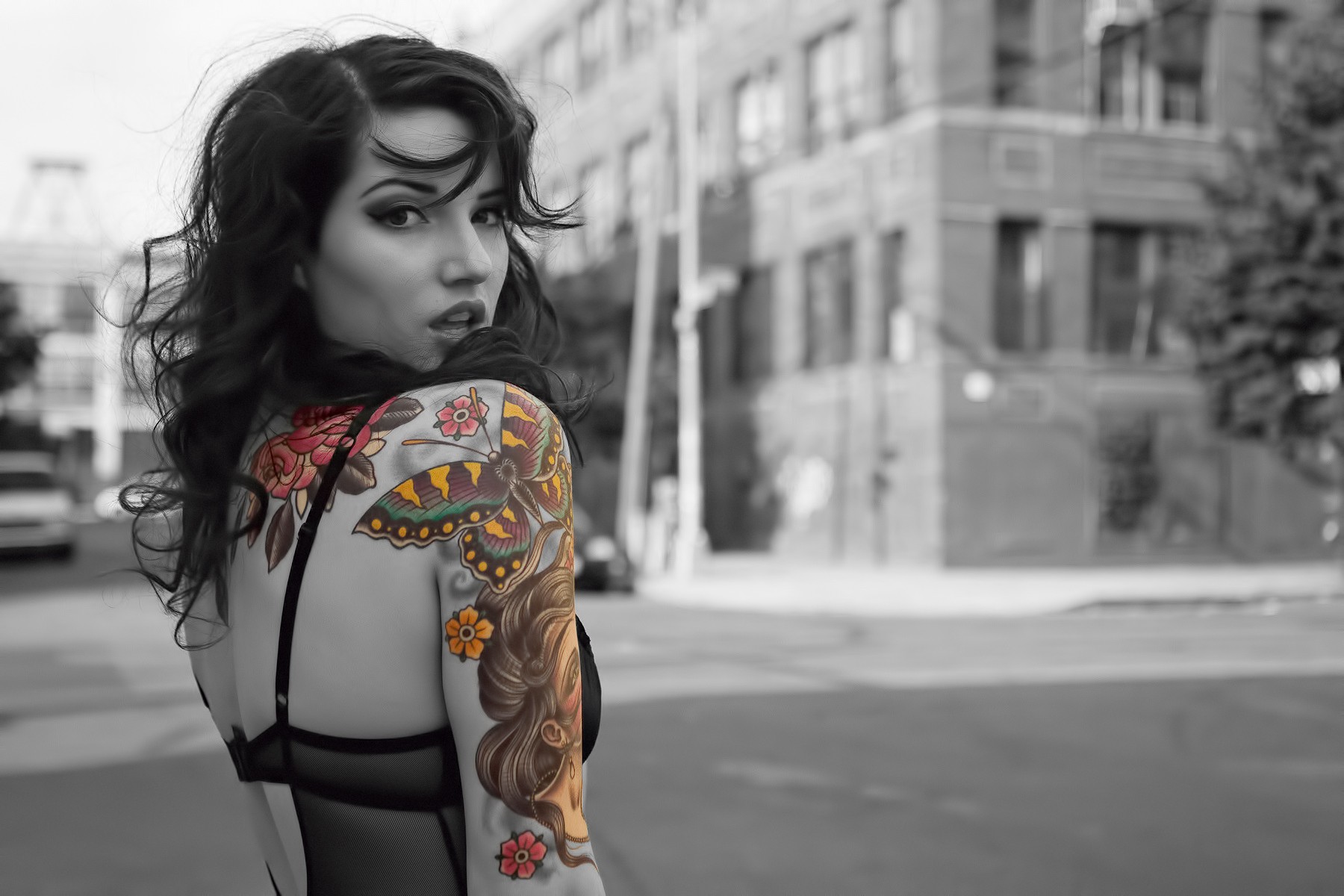People 1800x1200 women model tattoo road city selective coloring brunette urban women outdoors looking at viewer