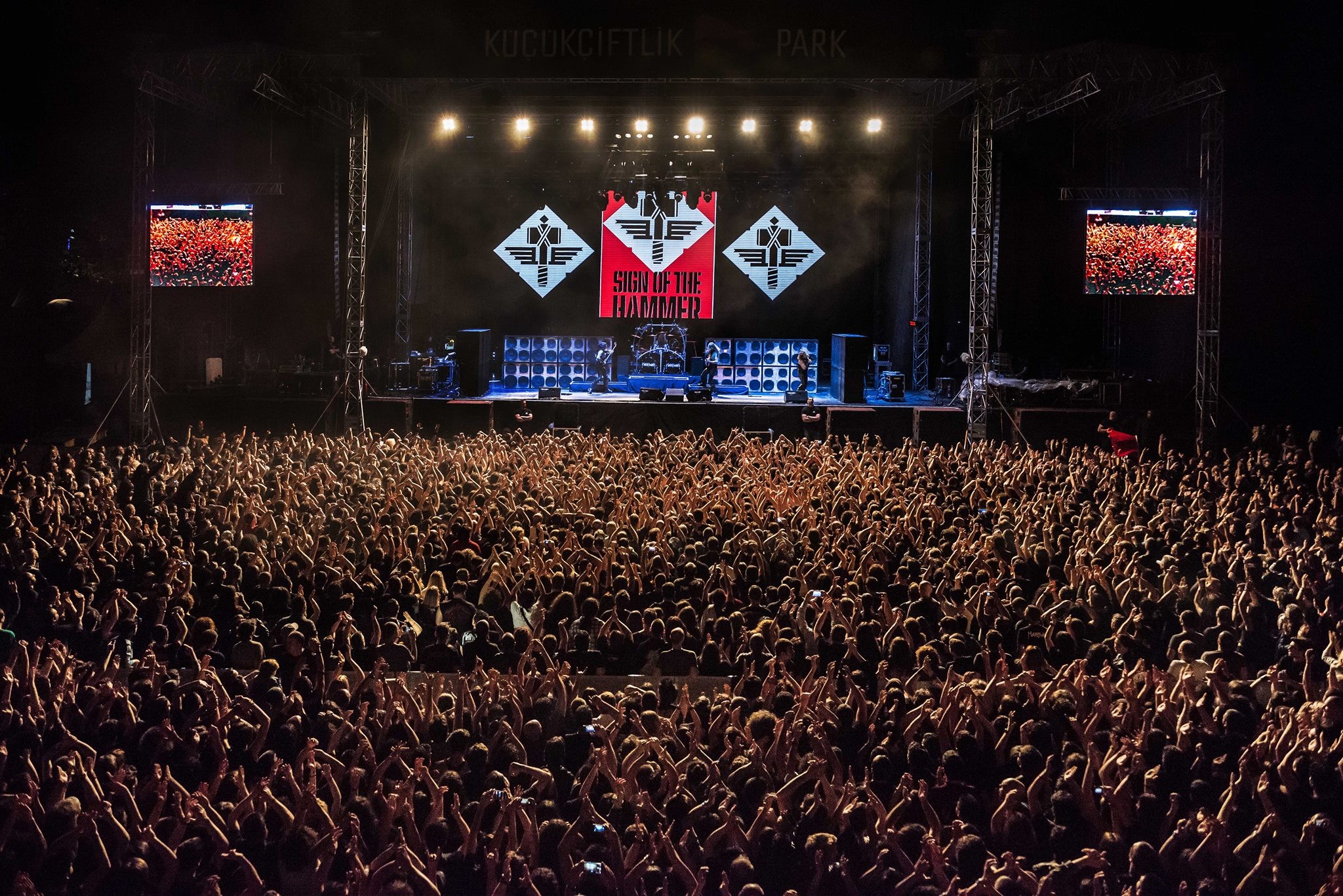 General 2048x1366 Manowar concerts music stages metal band metal music rock bands rock music audience arms up