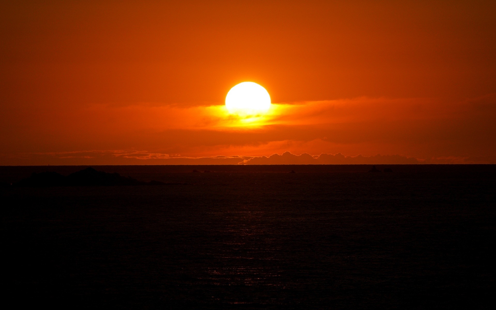 General 1920x1200 water sea sunset photography orange sky sky nature sunlight Sun low light