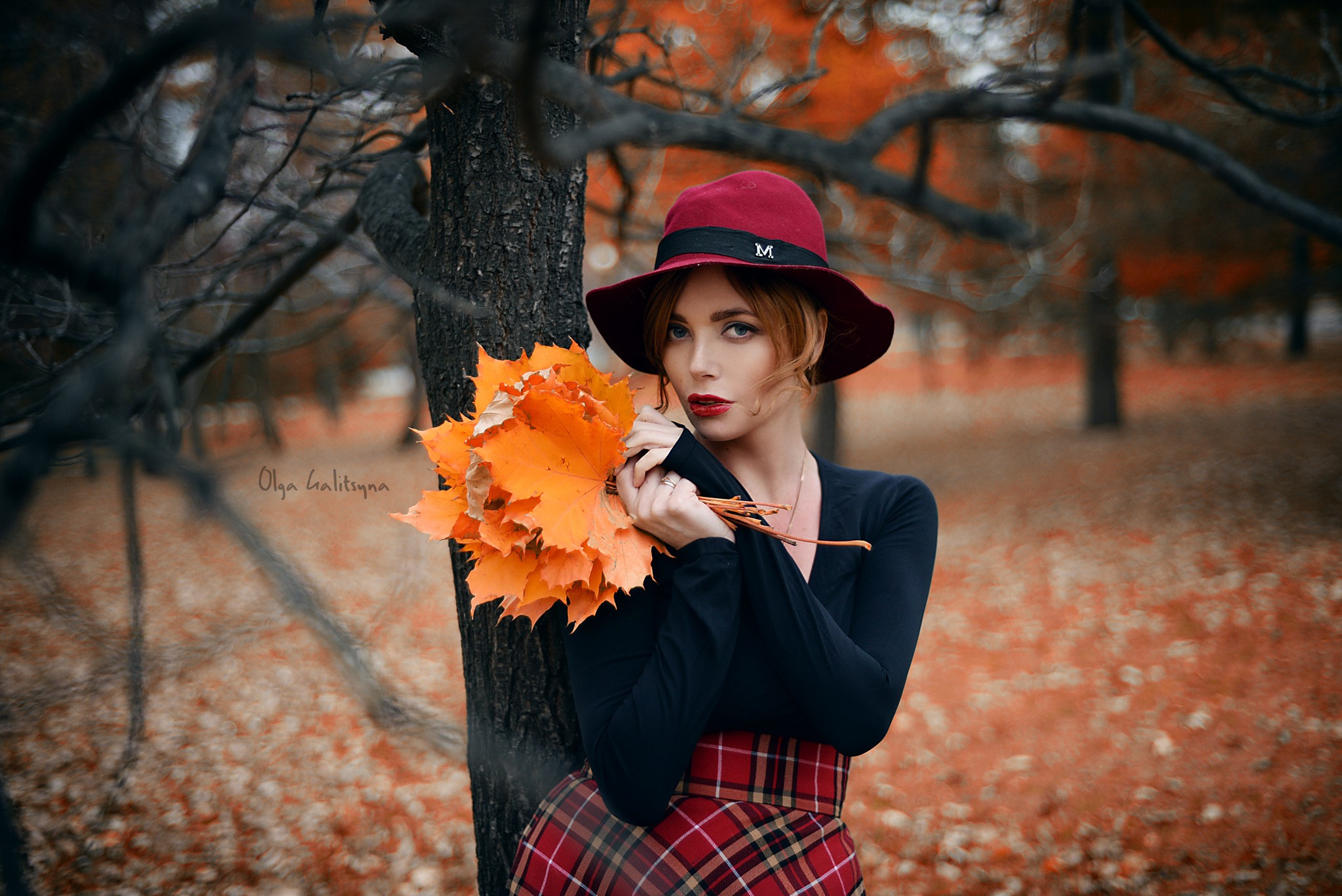 People 2048x1367 women model redhead blue eyes red lipstick hat women outdoors fall leaves Olga Galitsyna makeup fallen leaves red hats plaid clothing looking at viewer park