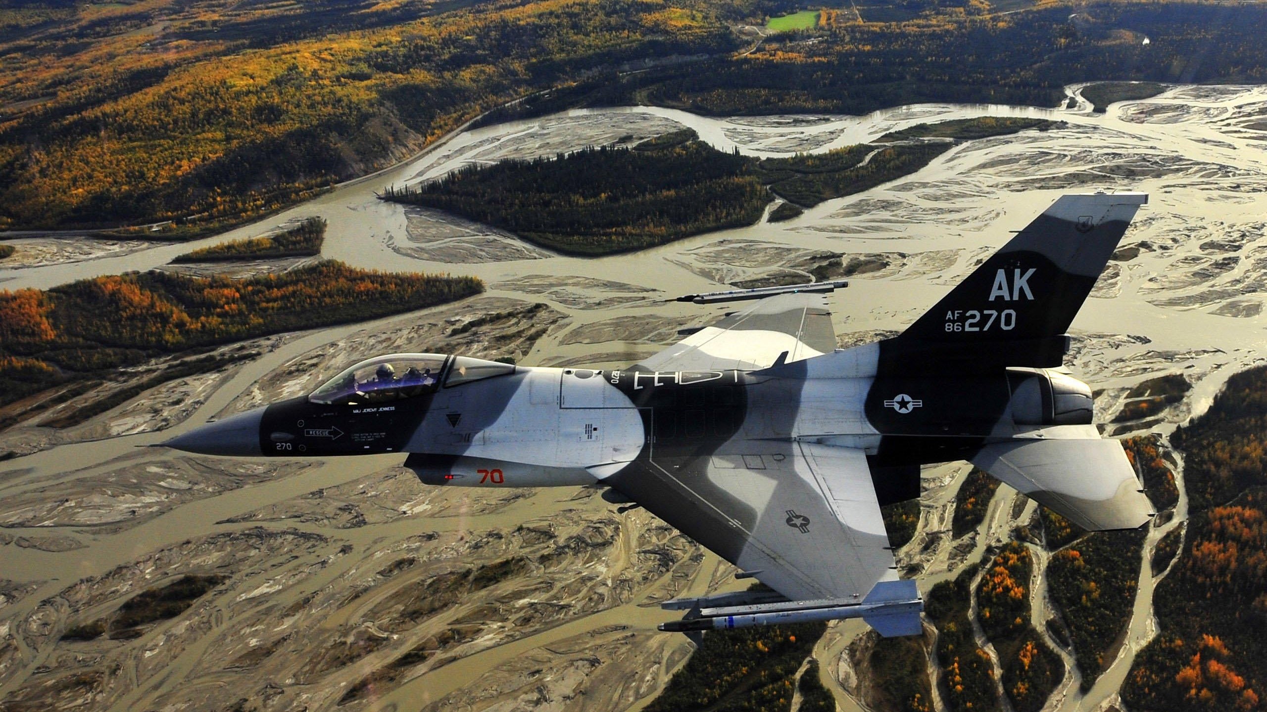 General 2560x1440 military aircraft military aircraft jet fighter General Dynamics F-16 Fighting Falcon US Air Force vehicle numbers military vehicle American aircraft river Alaska General Dynamics camouflage flying men missiles sky landscape