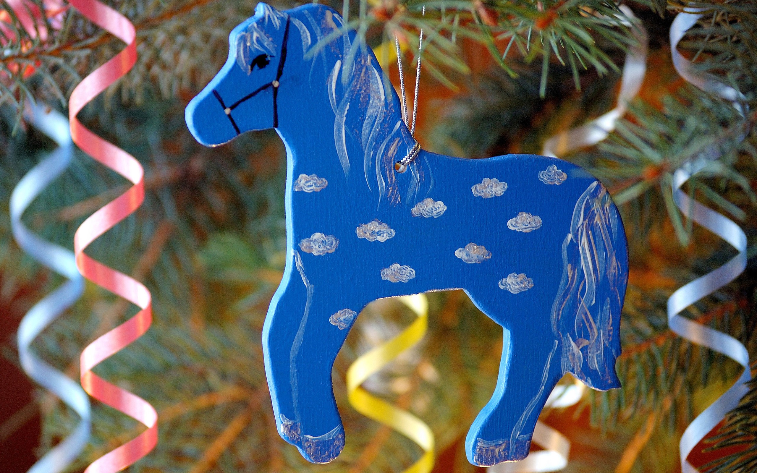 General 2560x1600 New Year snow horse decorations ribbon Christmas Christmas ornaments  holiday closeup