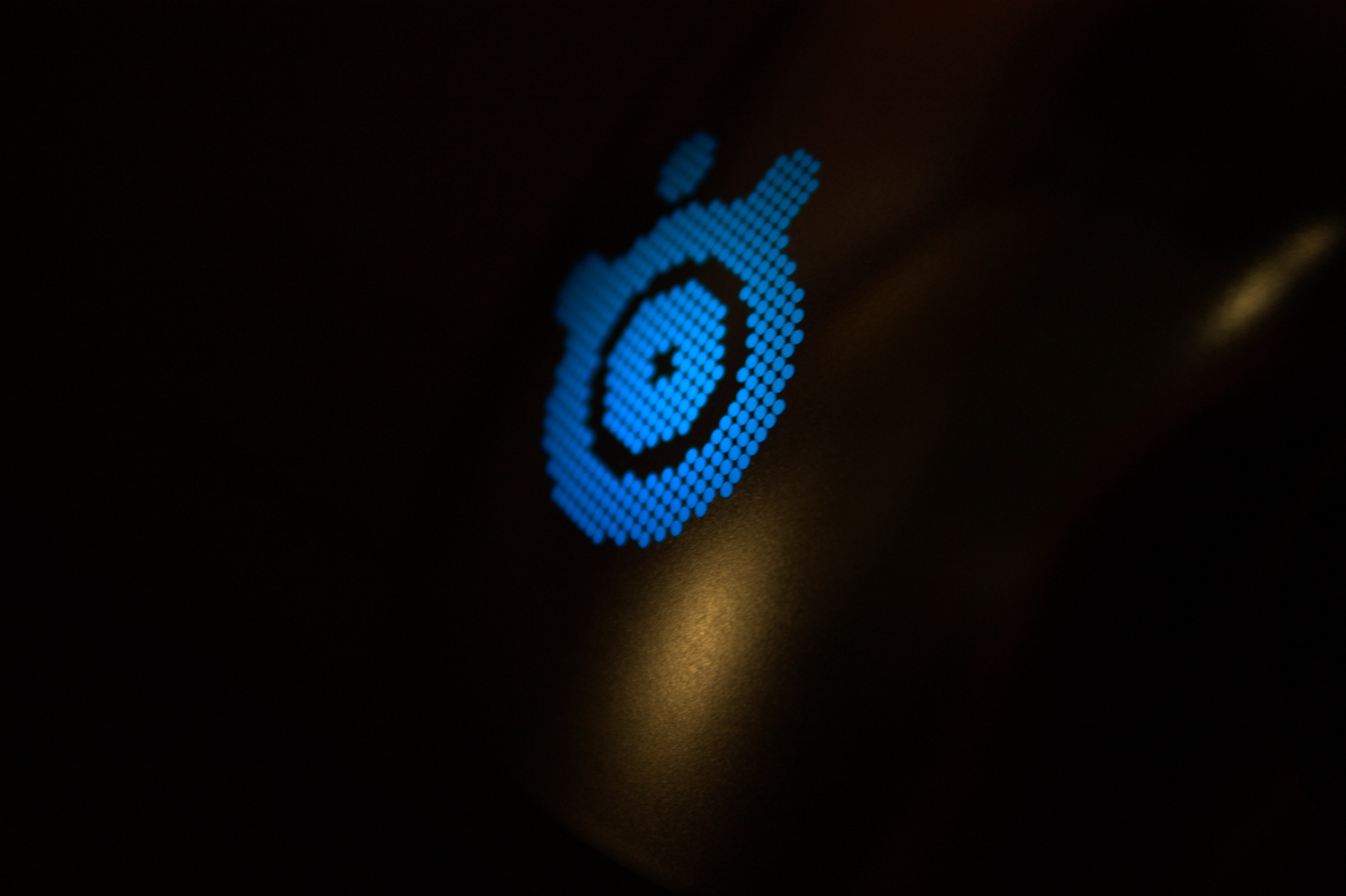 General 4290x2856 computer mice dark blue digital art logo simple background