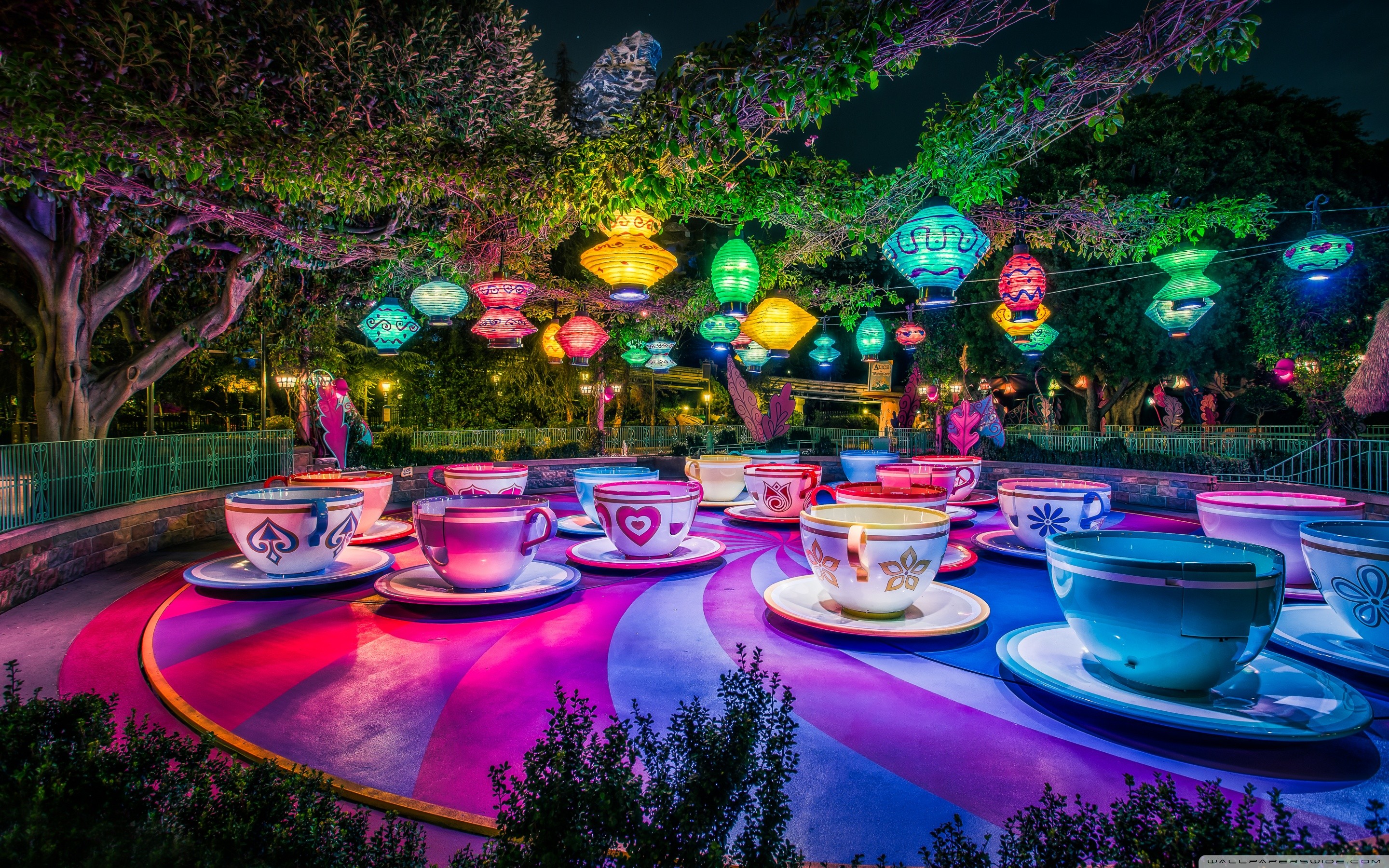 General 2880x1800 Disneyland theme parks trees lantern cup California colorful USA