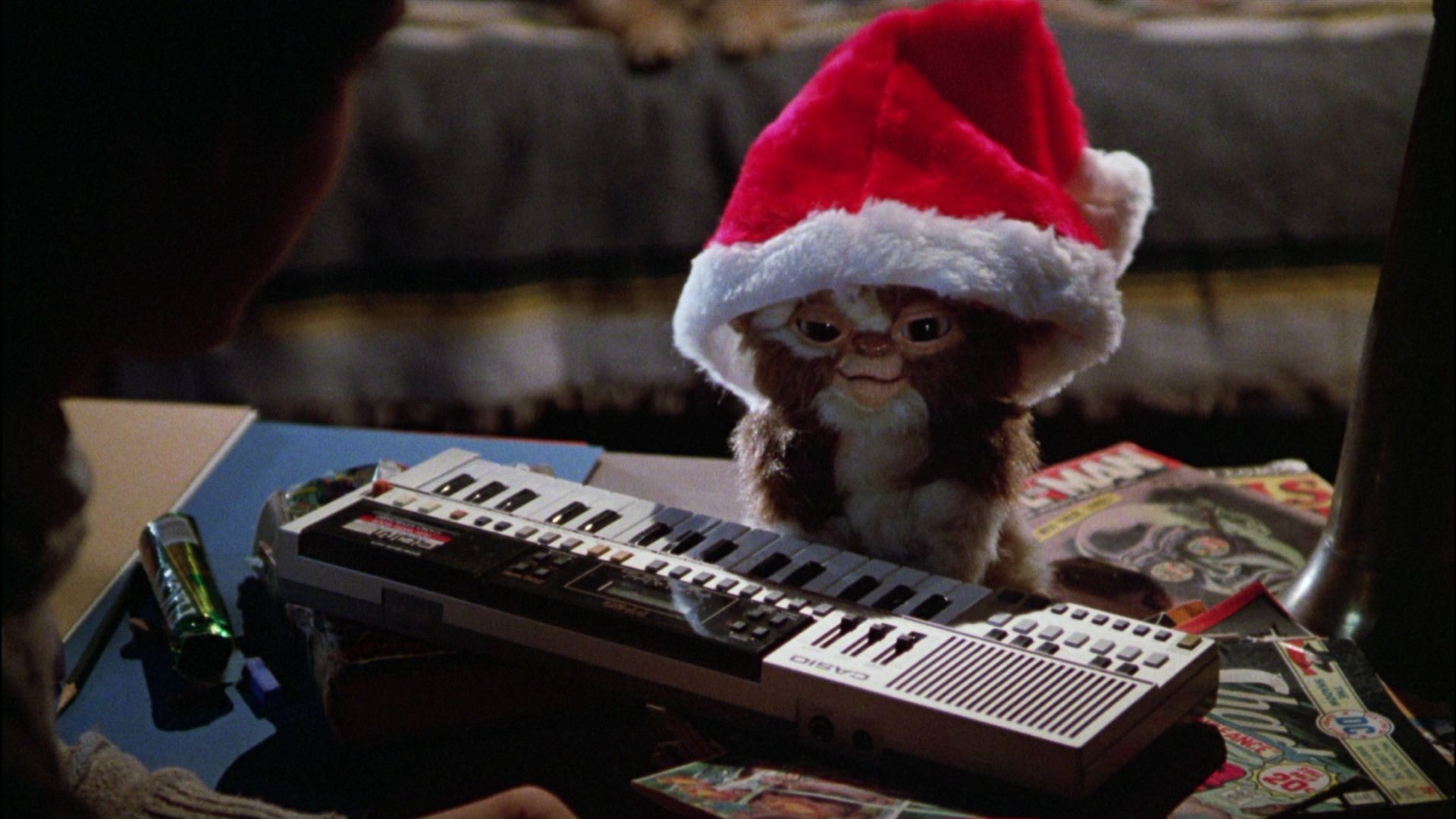 General 1920x1080 Gizmo Gremlins movies Santa hats keyboards musical instrument film stills