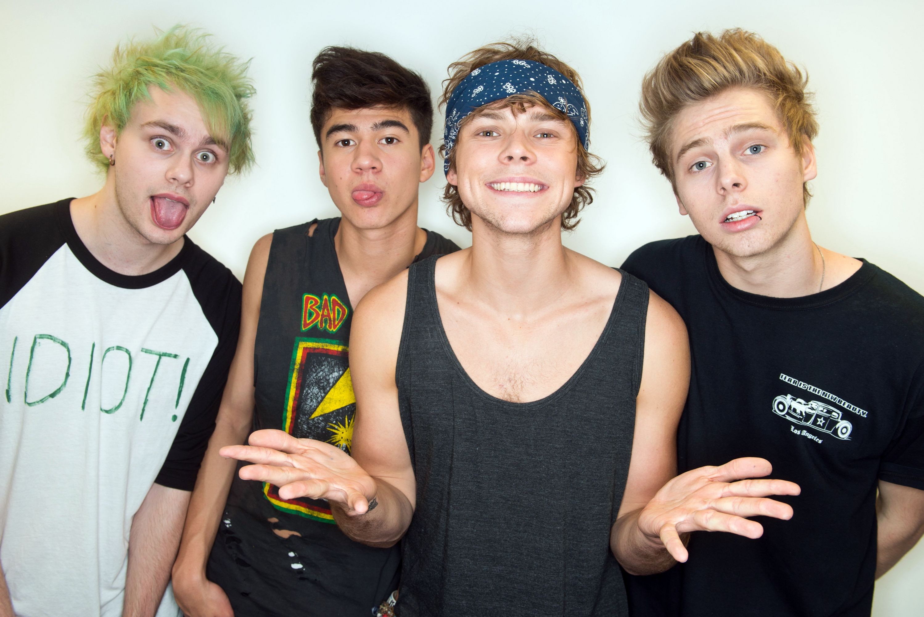 People 2997x2000 men 5 Seconds of Summer band