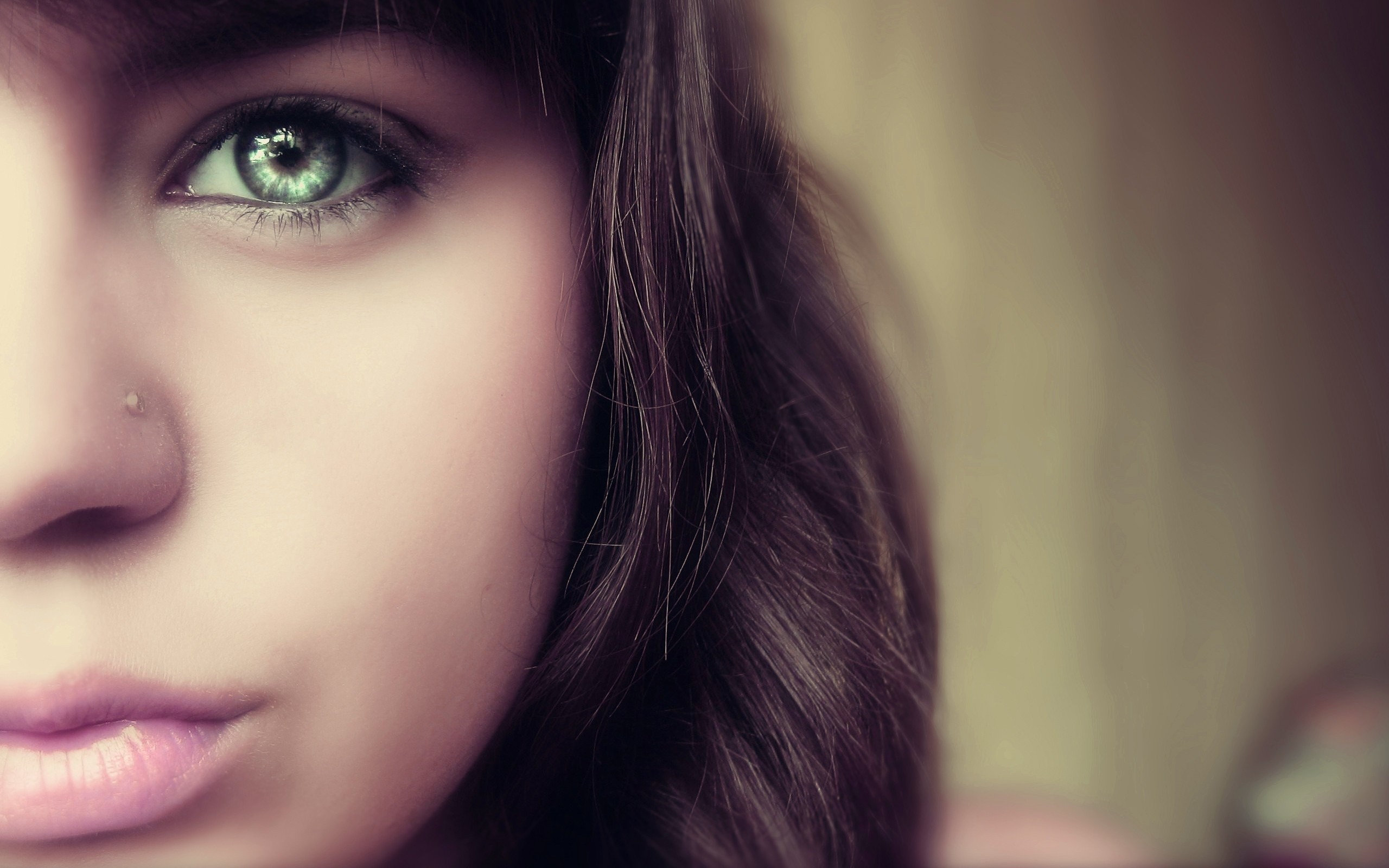 People 2560x1600 green eyes face women model closeup piercing eyes