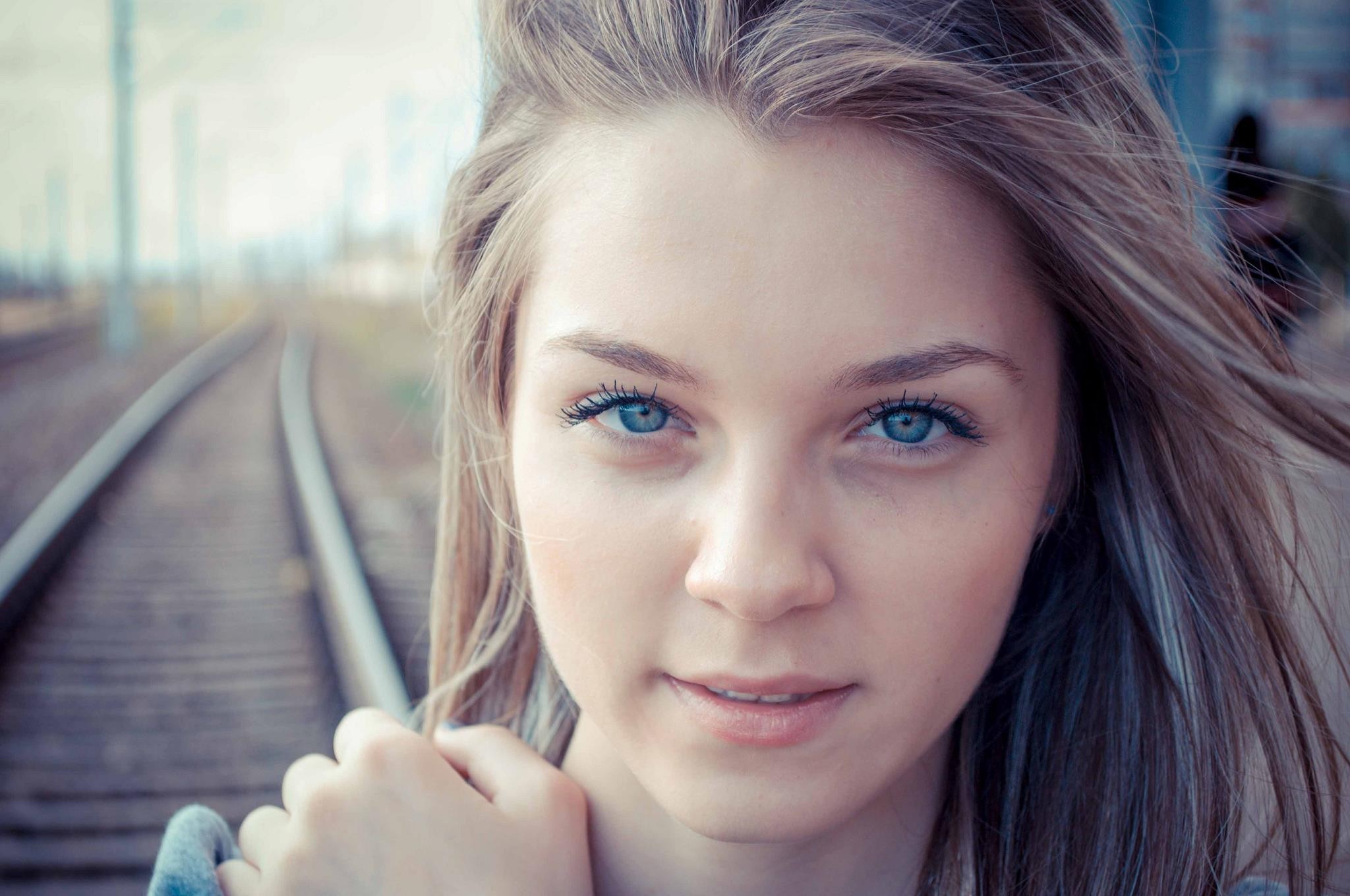 People 2048x1360 women face brunette portrait blue eyes looking at viewer depth of field smiling closeup women outdoors railway