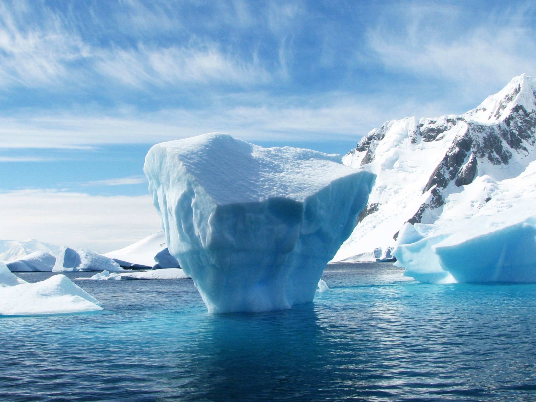 General 2048x1536 water ice iceberg Arctic nature