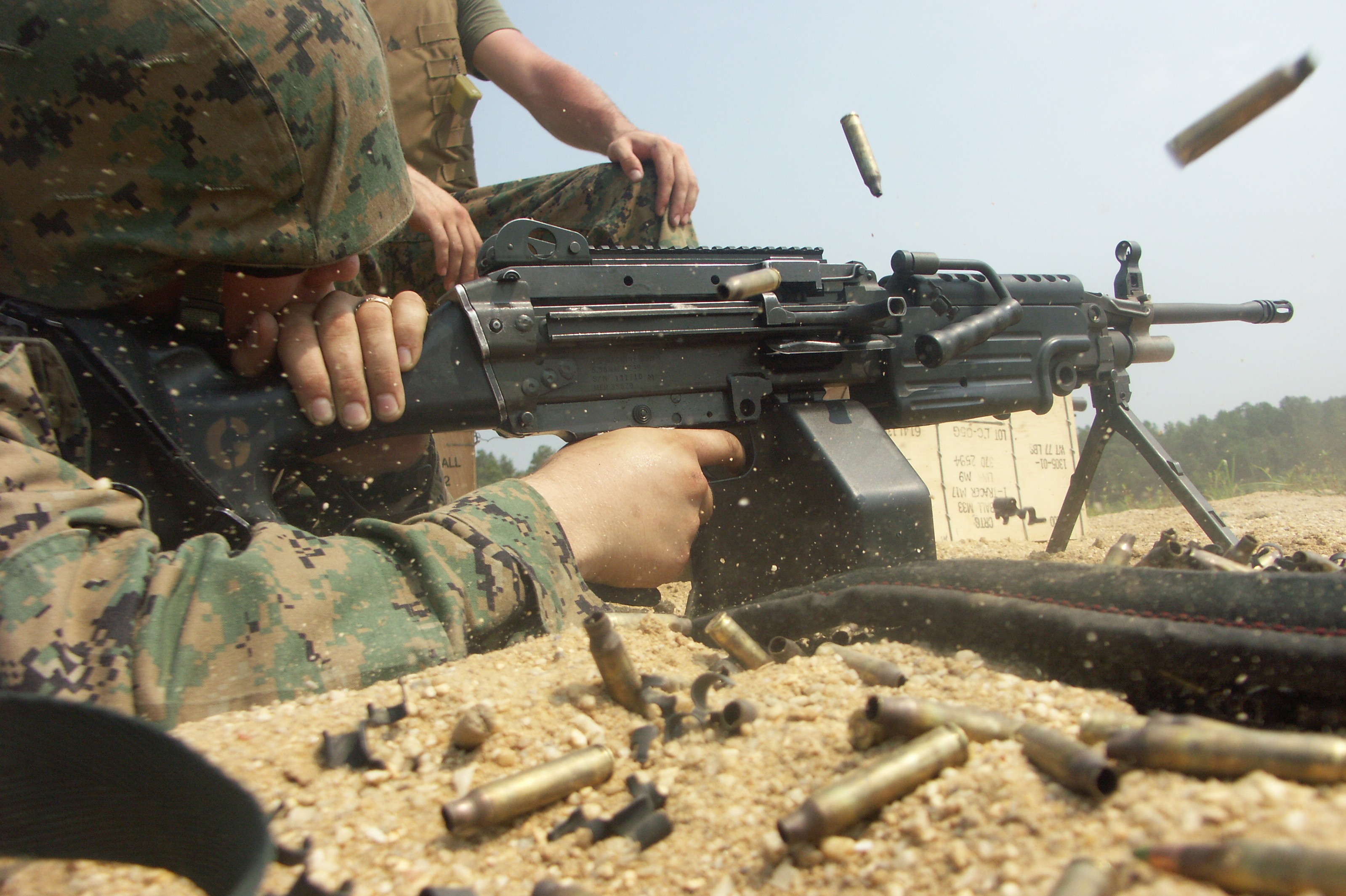 People 3198x2130 military FN Minimi machine gun soldier men aiming weapon marines