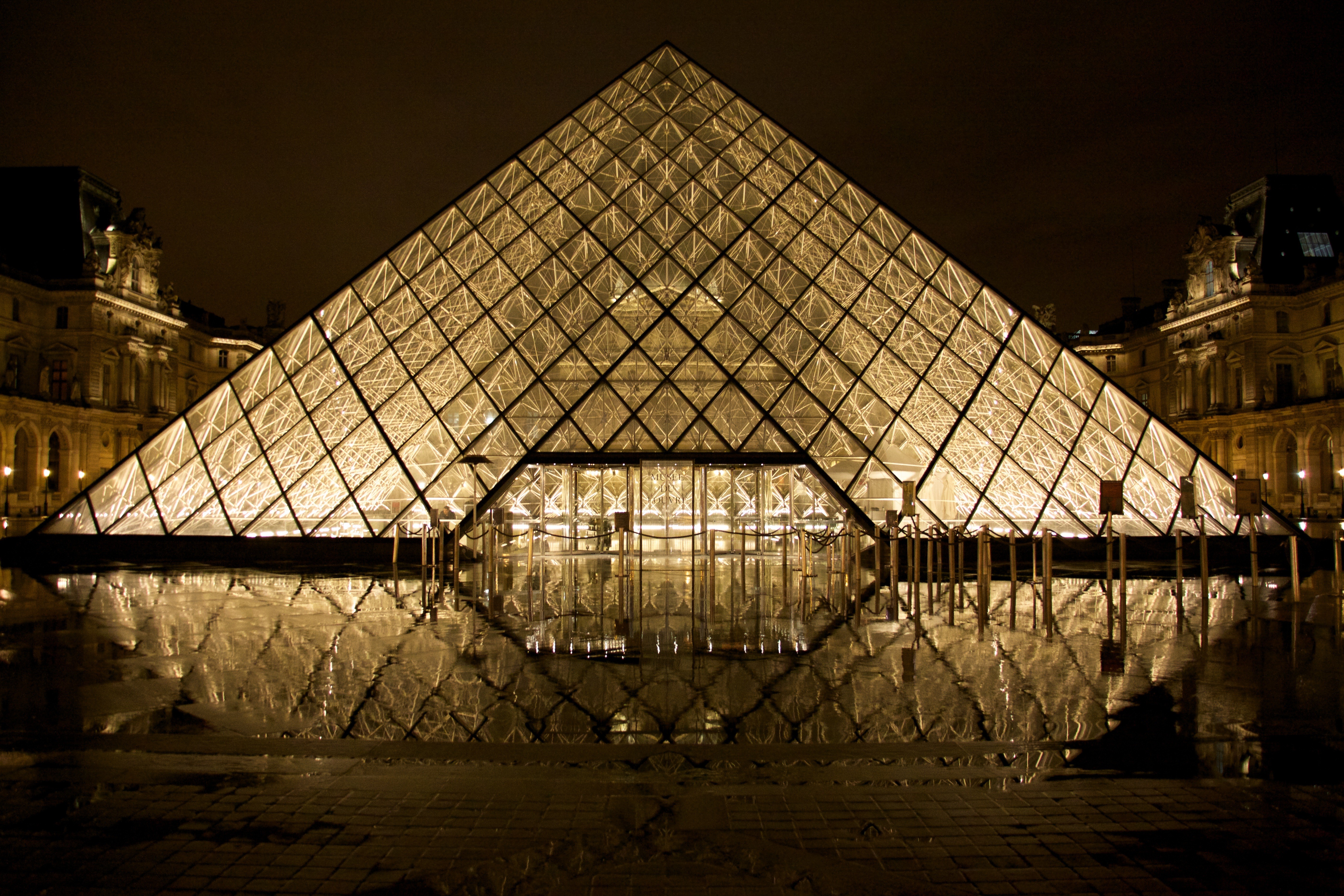 General 5616x3744 Paris pyramid Louvre France architecture reflection landmark Europe museum
