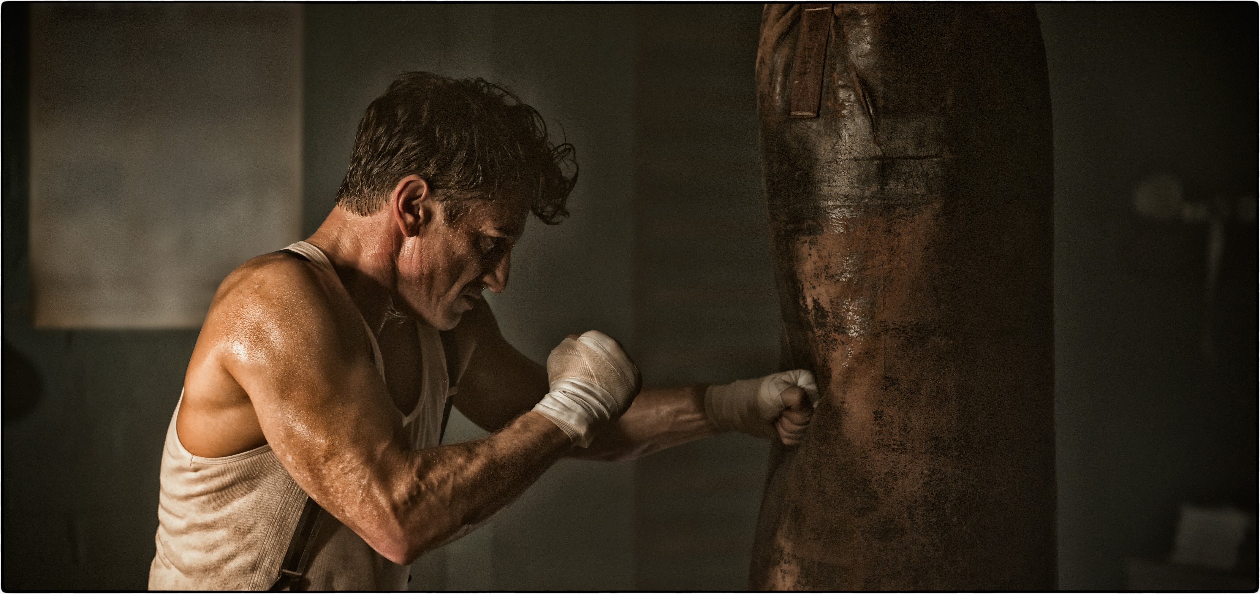 People 4244x2001 Gangster Squad boxing sport muscles film stills men actor