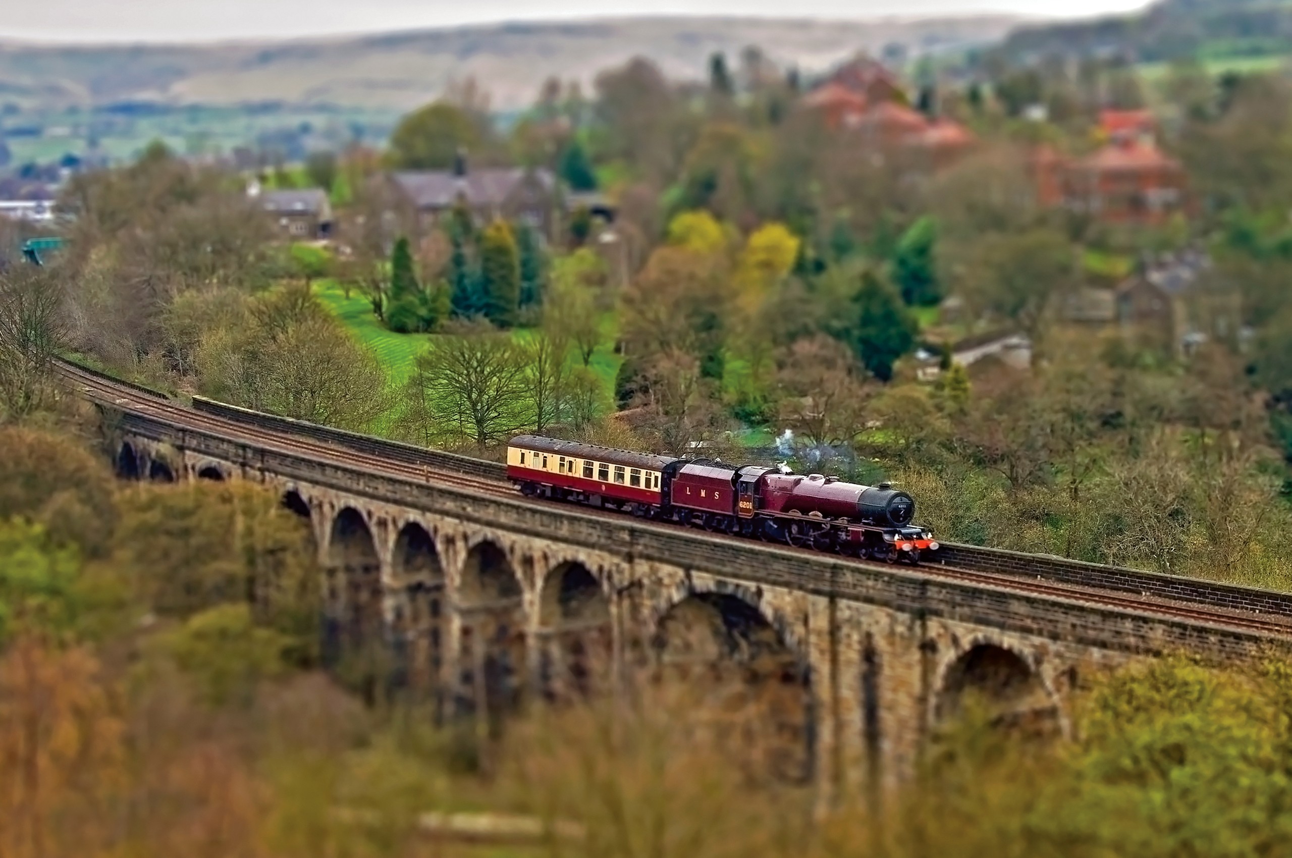 General 2560x1700 vehicle train landscape tilt shift viaduct railway bridge steam locomotive