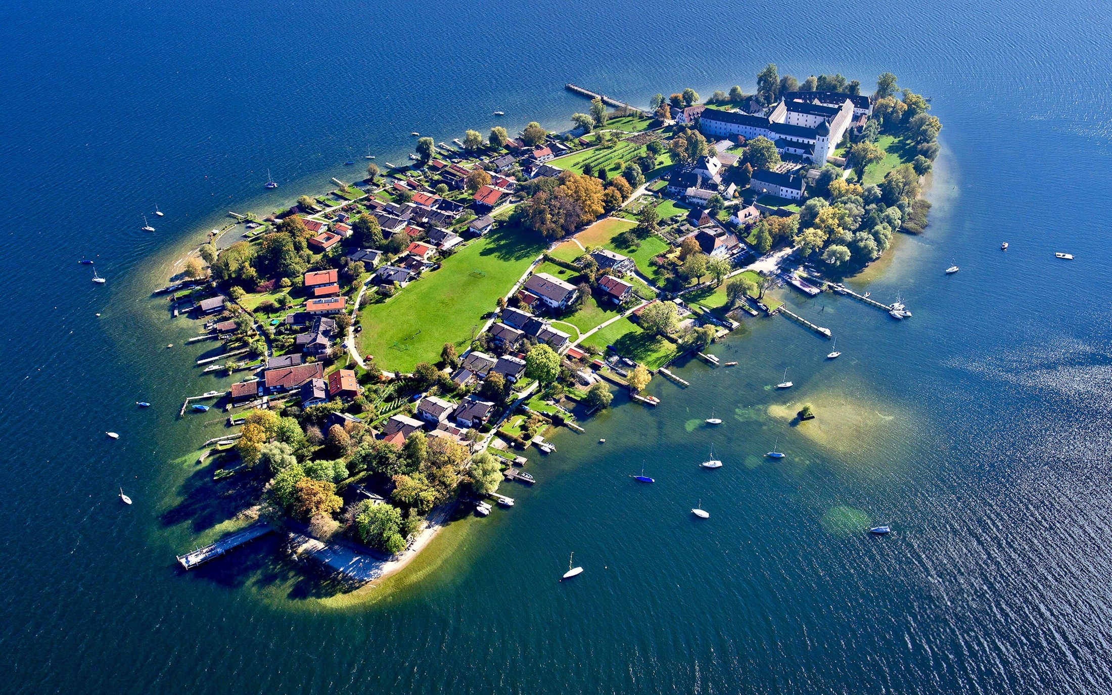 General 2200x1375 Germany boat house aerial view island