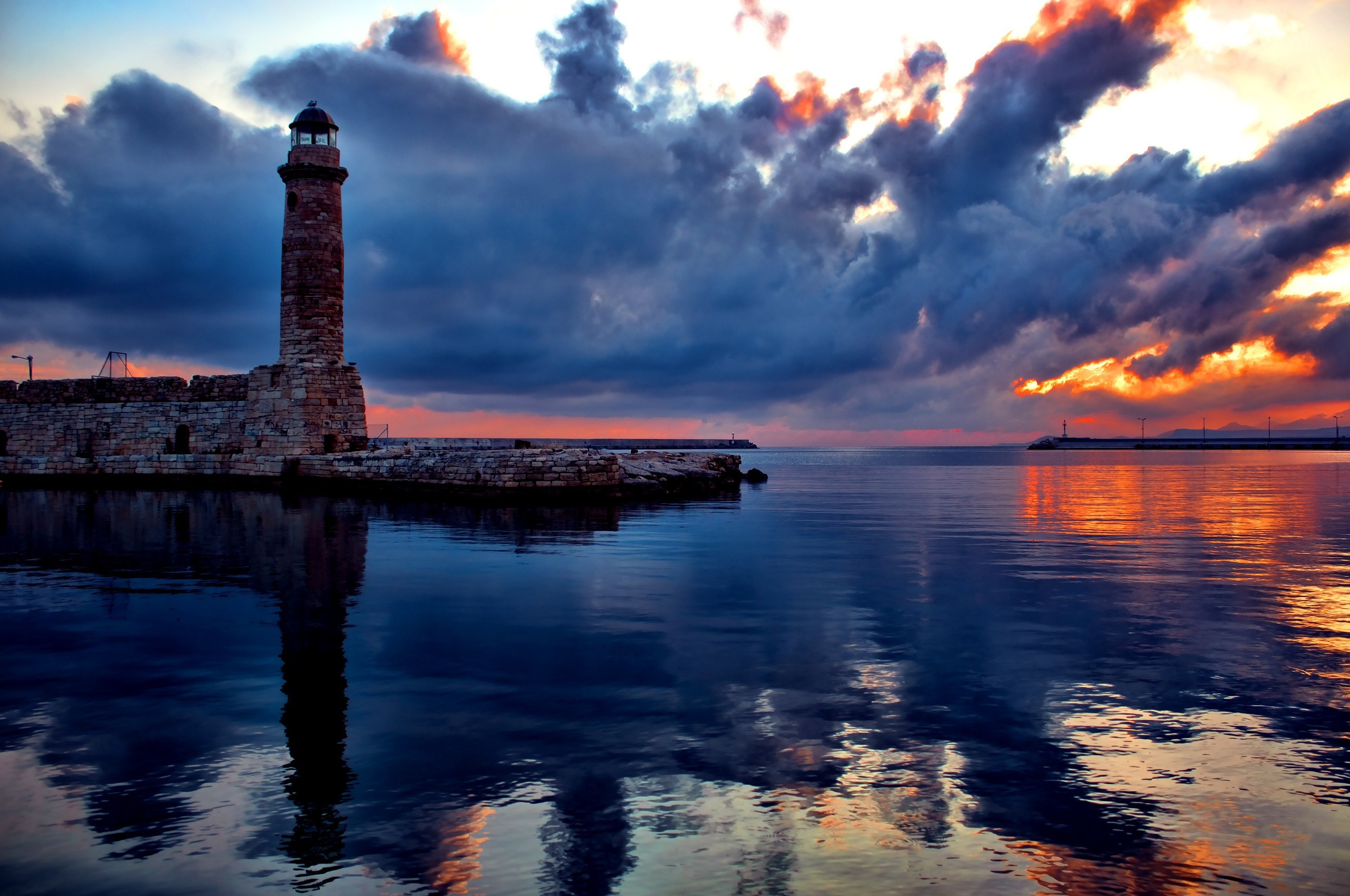 General 2560x1700 photography water sea lighthouse harbor sky clouds