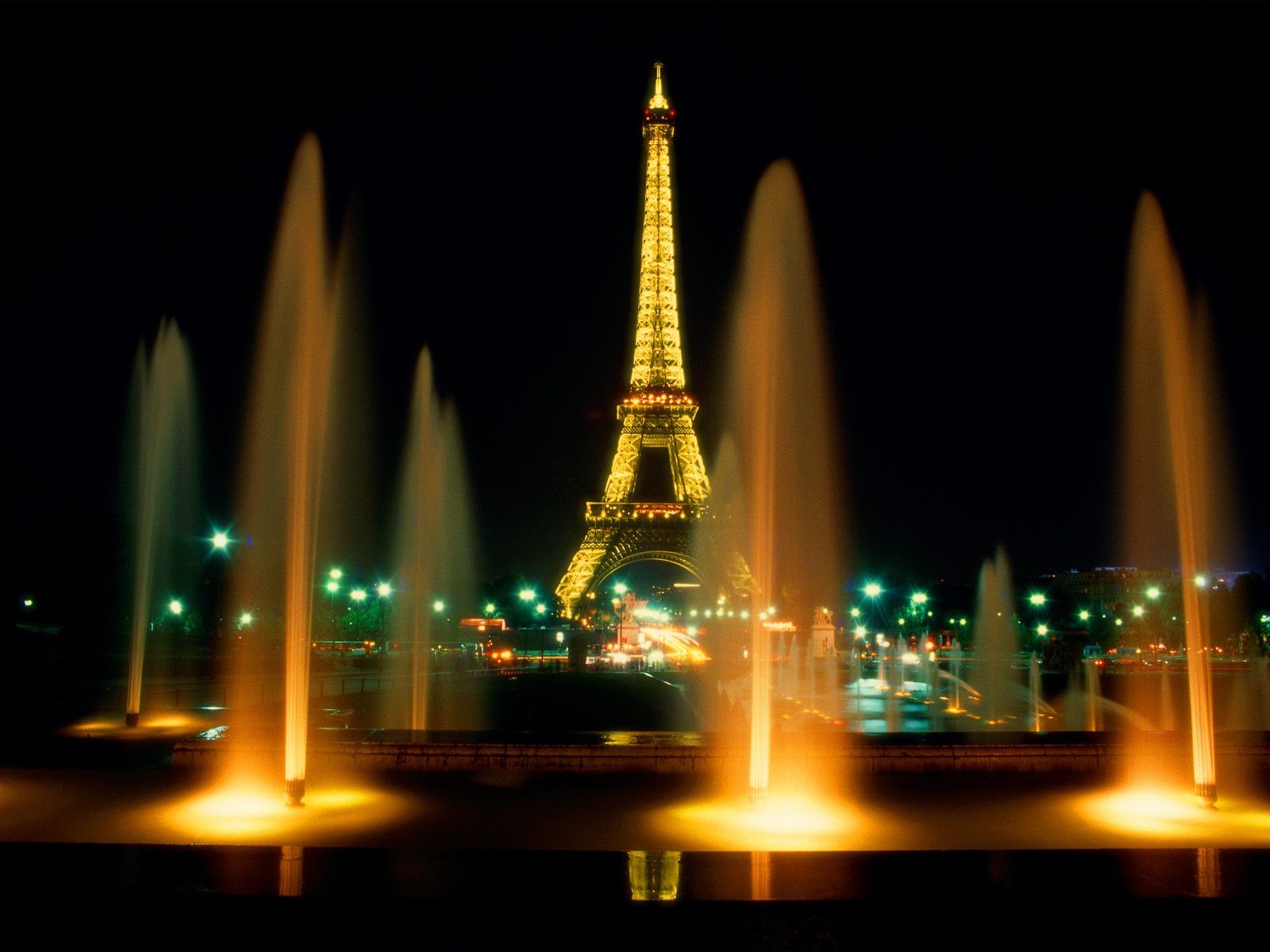 General 1600x1200 Eiffel Tower Paris lights night France fountain city lights cityscape landmark Europe
