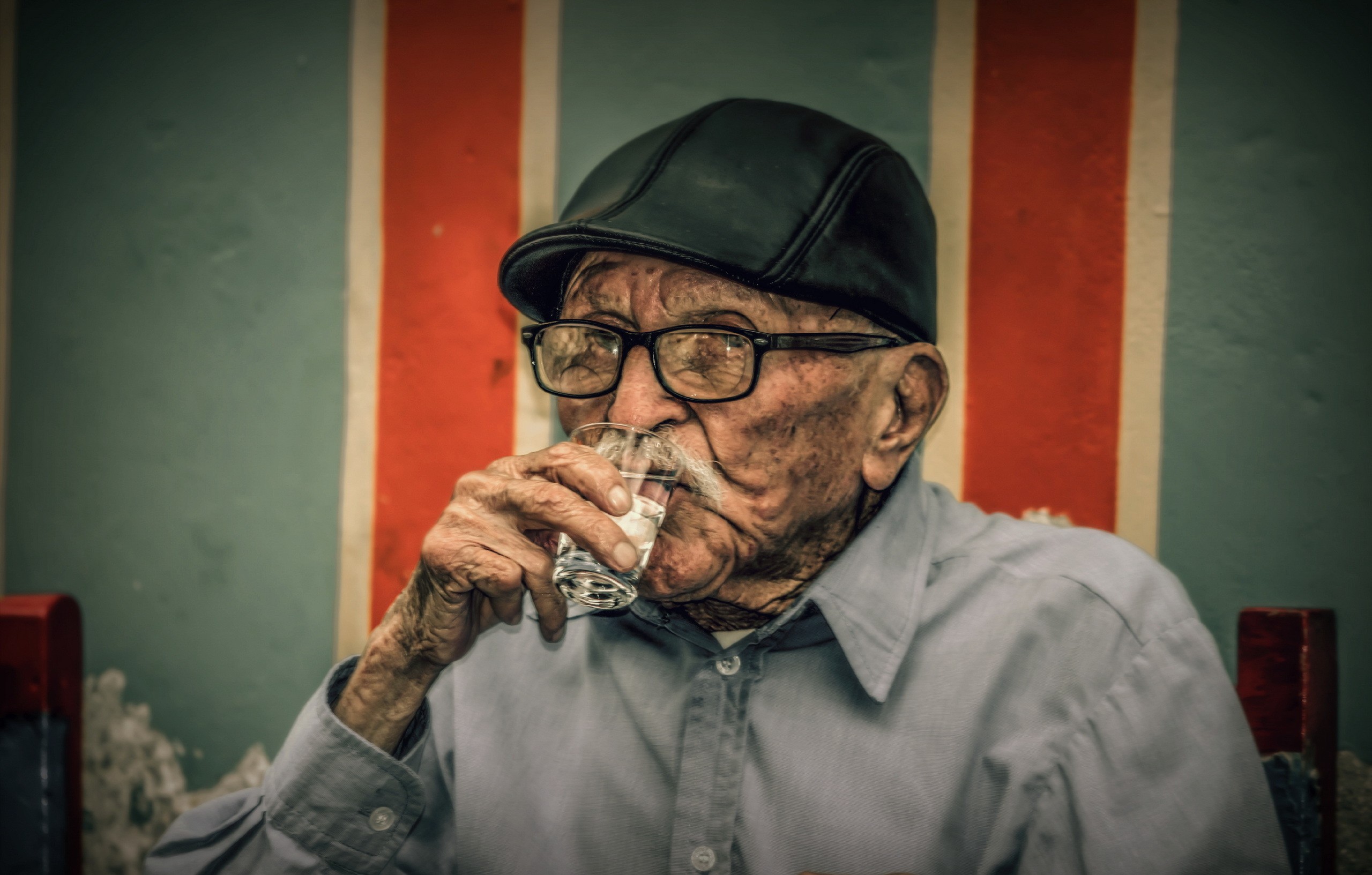 People 2560x1633 drink men alcohol old people hat glasses