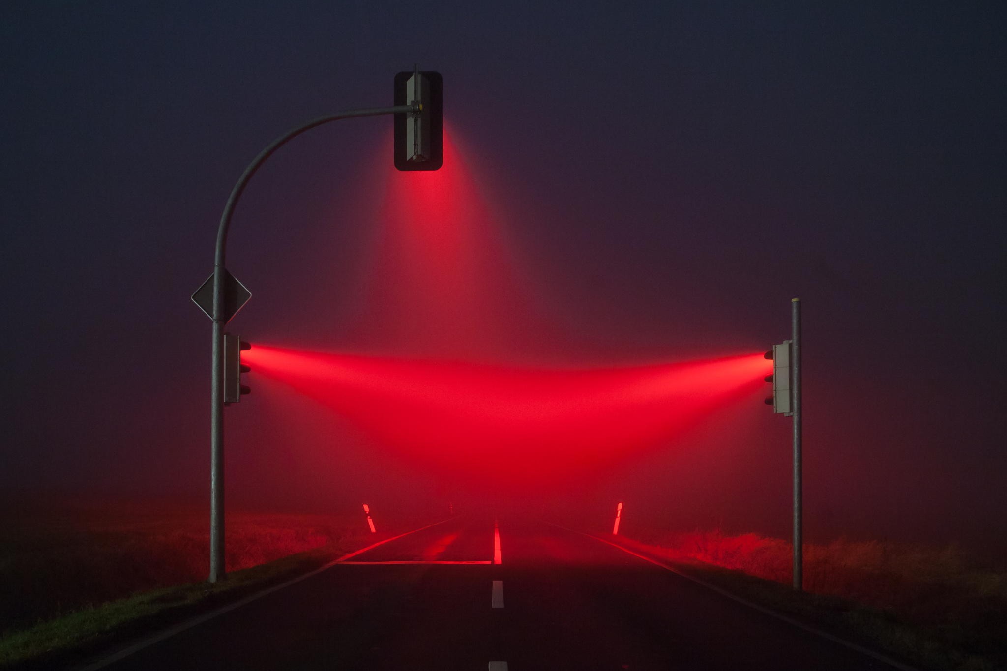 General 2048x1365 traffic lights lights mist red blue road night red light
