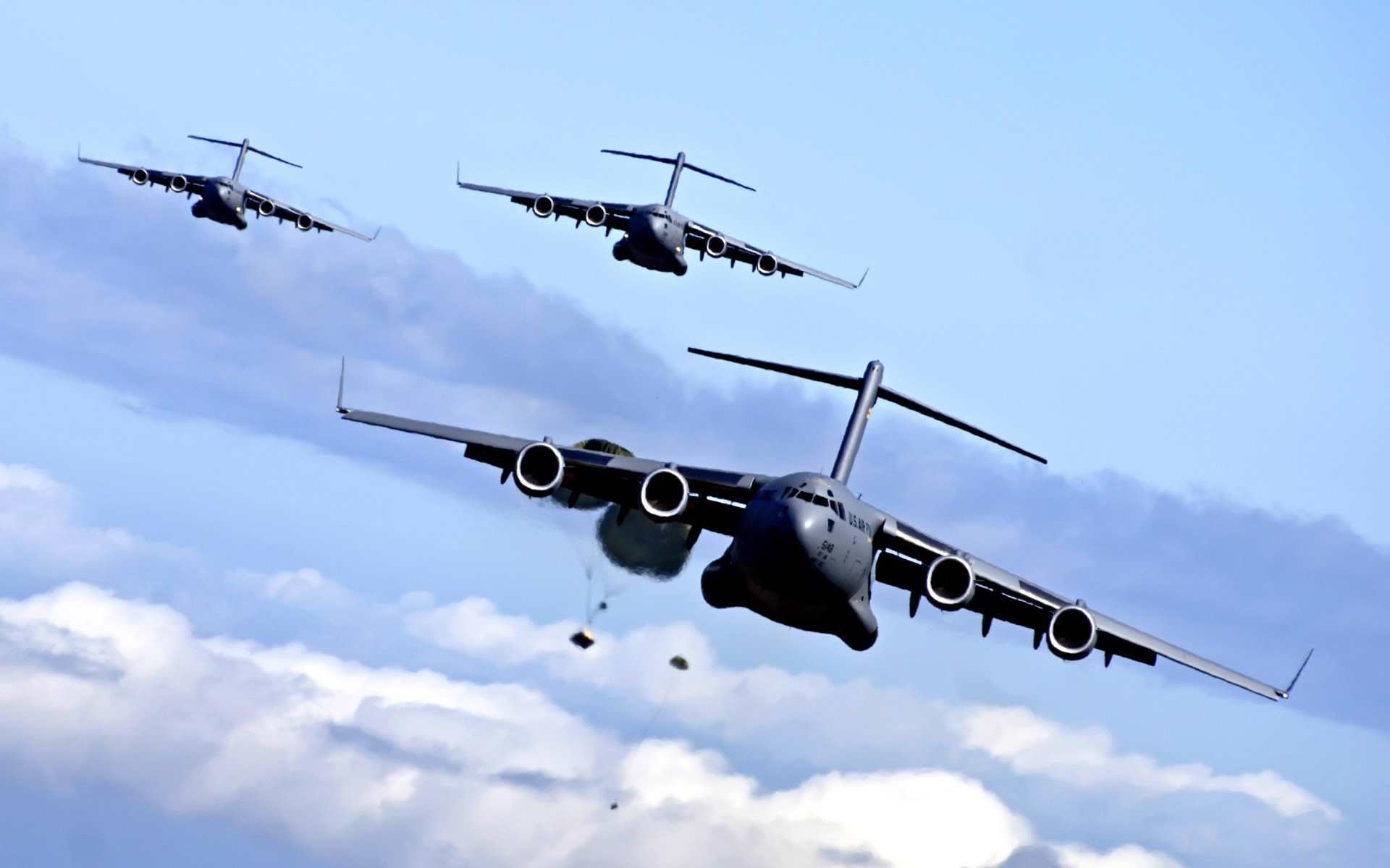 General 1920x1200 military aircraft vehicle military aircraft Boeing C-17 Globemaster III US Air Force Boeing American aircraft sky clouds military vehicle frontal view flying