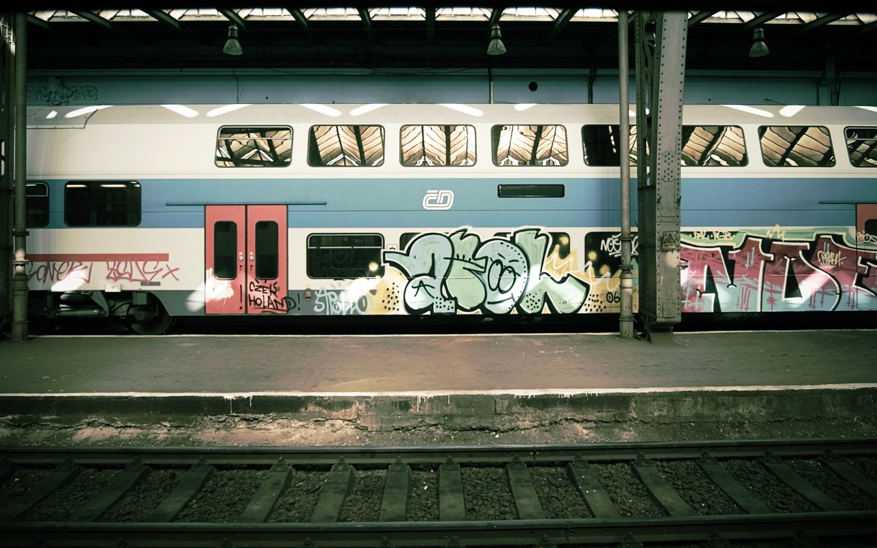 General 1280x800 subway city train vehicle