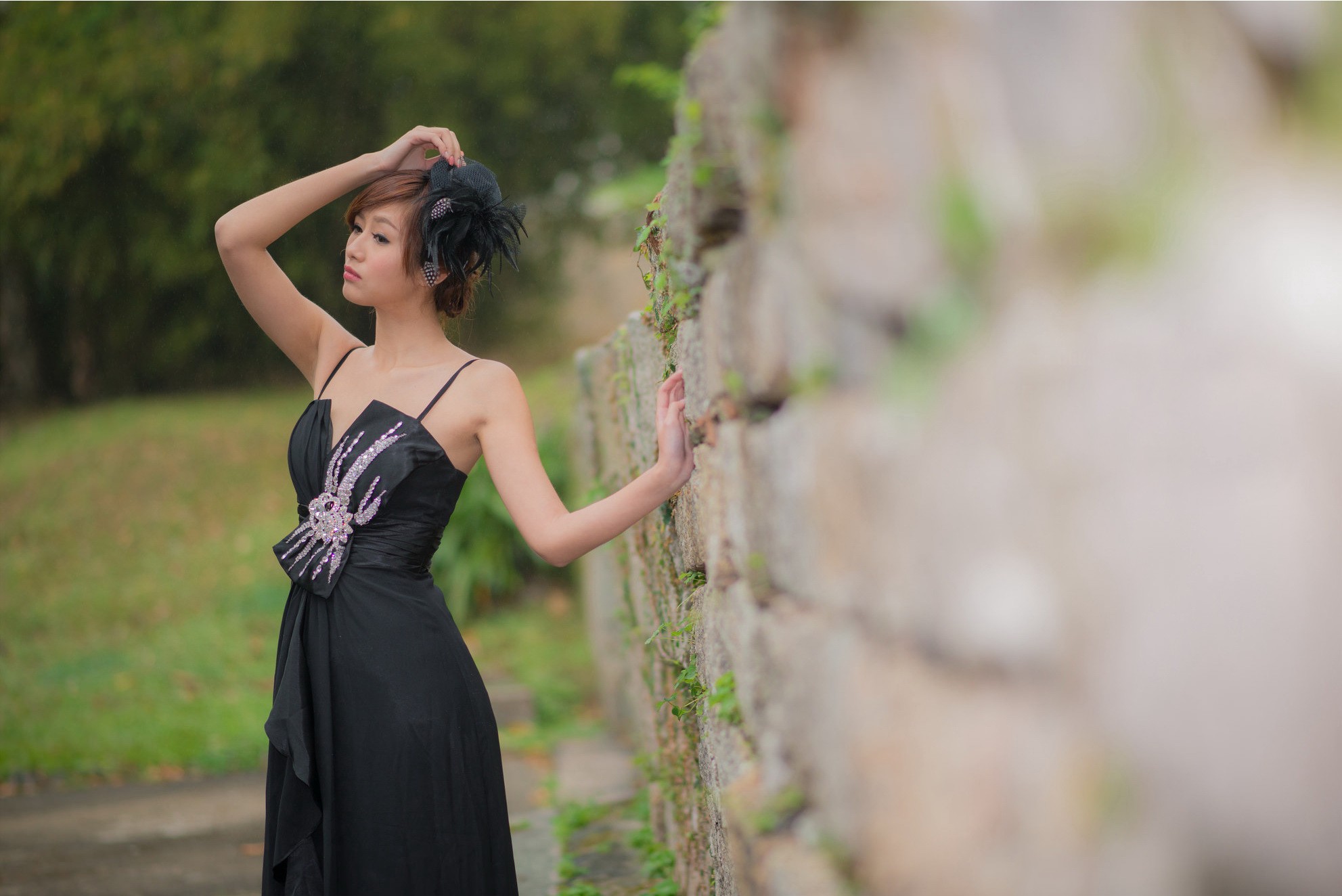 People 1983x1324 women outdoors Asian model women black dress dress looking away wall black clothing
