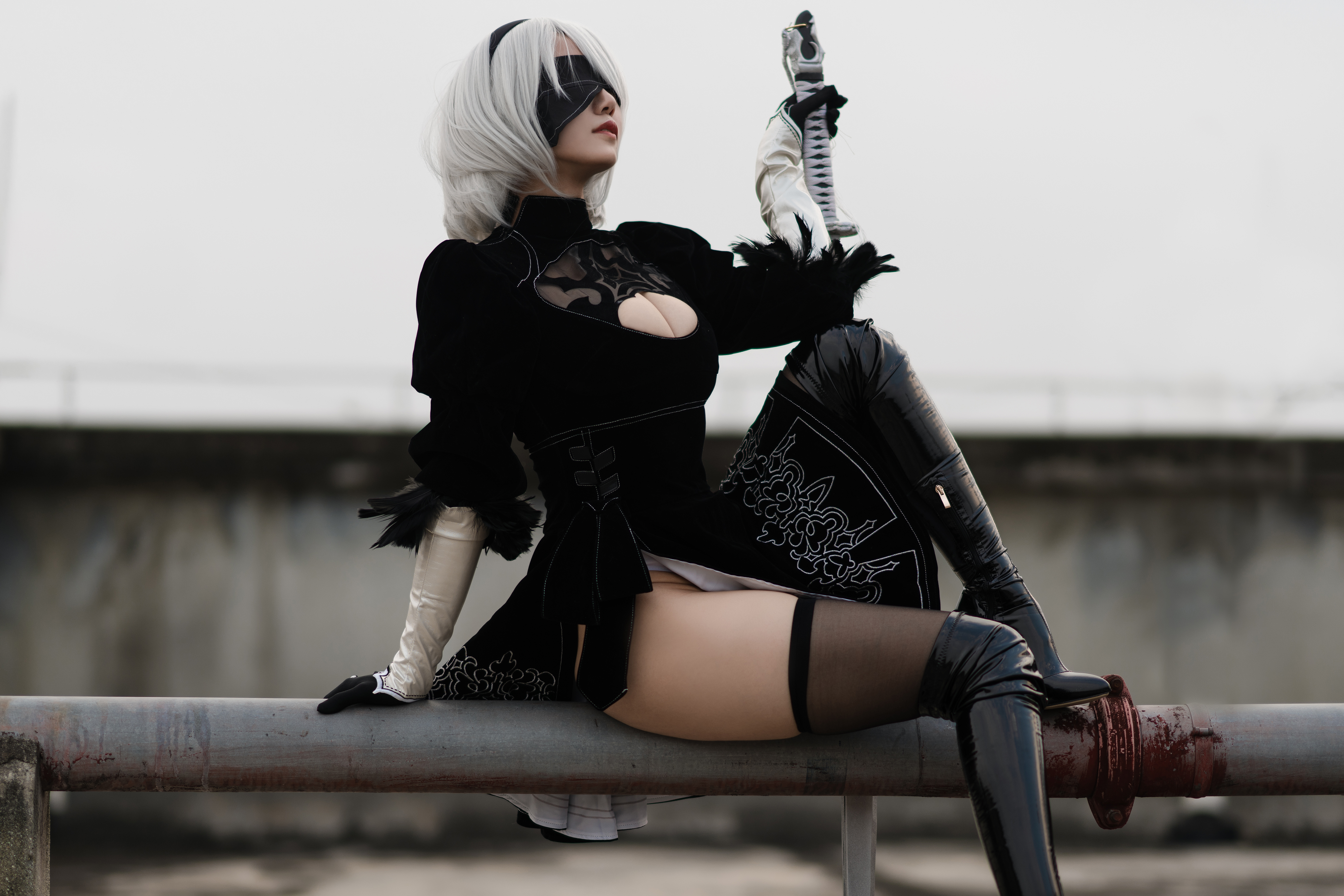 People 4500x3002 Yummy Chiyo women model Asian cosplay 2B (Nier: Automata) Nier: Automata video games video game girls white hair dress black dress thighs lingerie stockings black stockings knee-high boots sword outdoors women outdoors eyepatches cleavage gloves rooftops latex boots